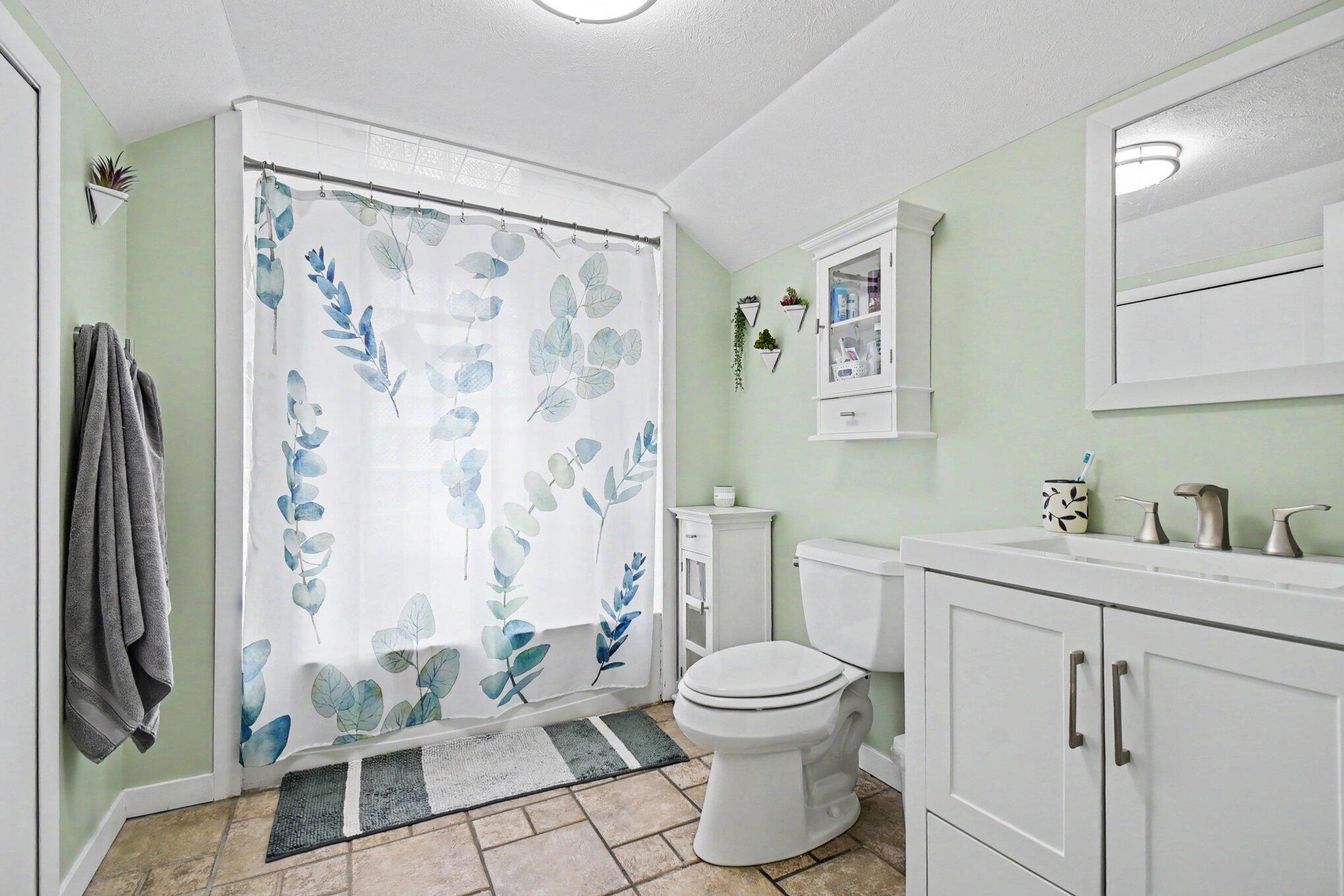 136 Westmont Drive NW Grand Rapids MI 49504