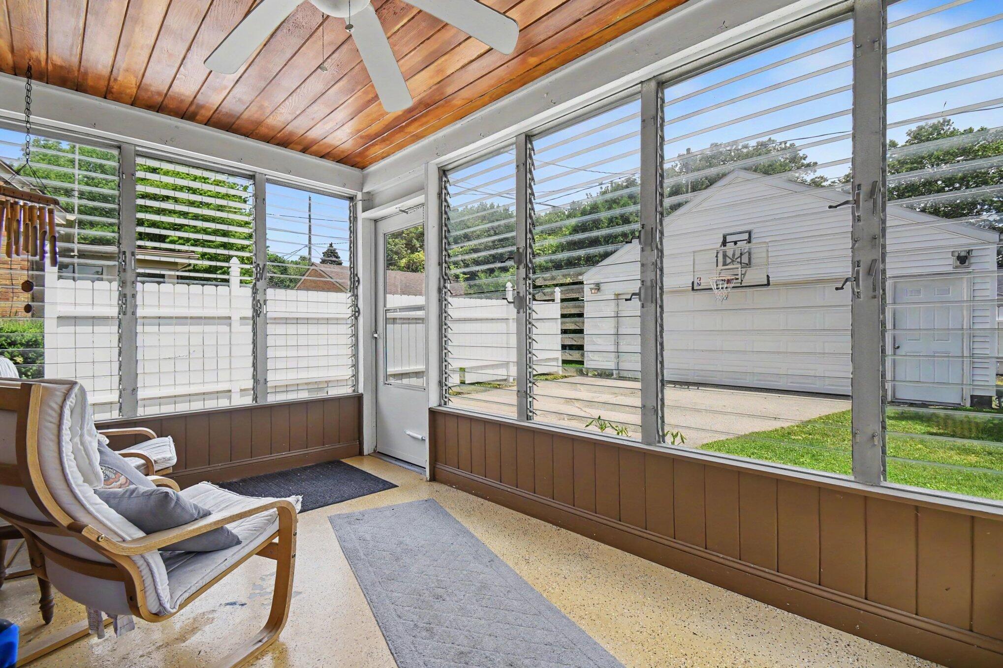 136 Westmont Drive NW Grand Rapids MI 49504