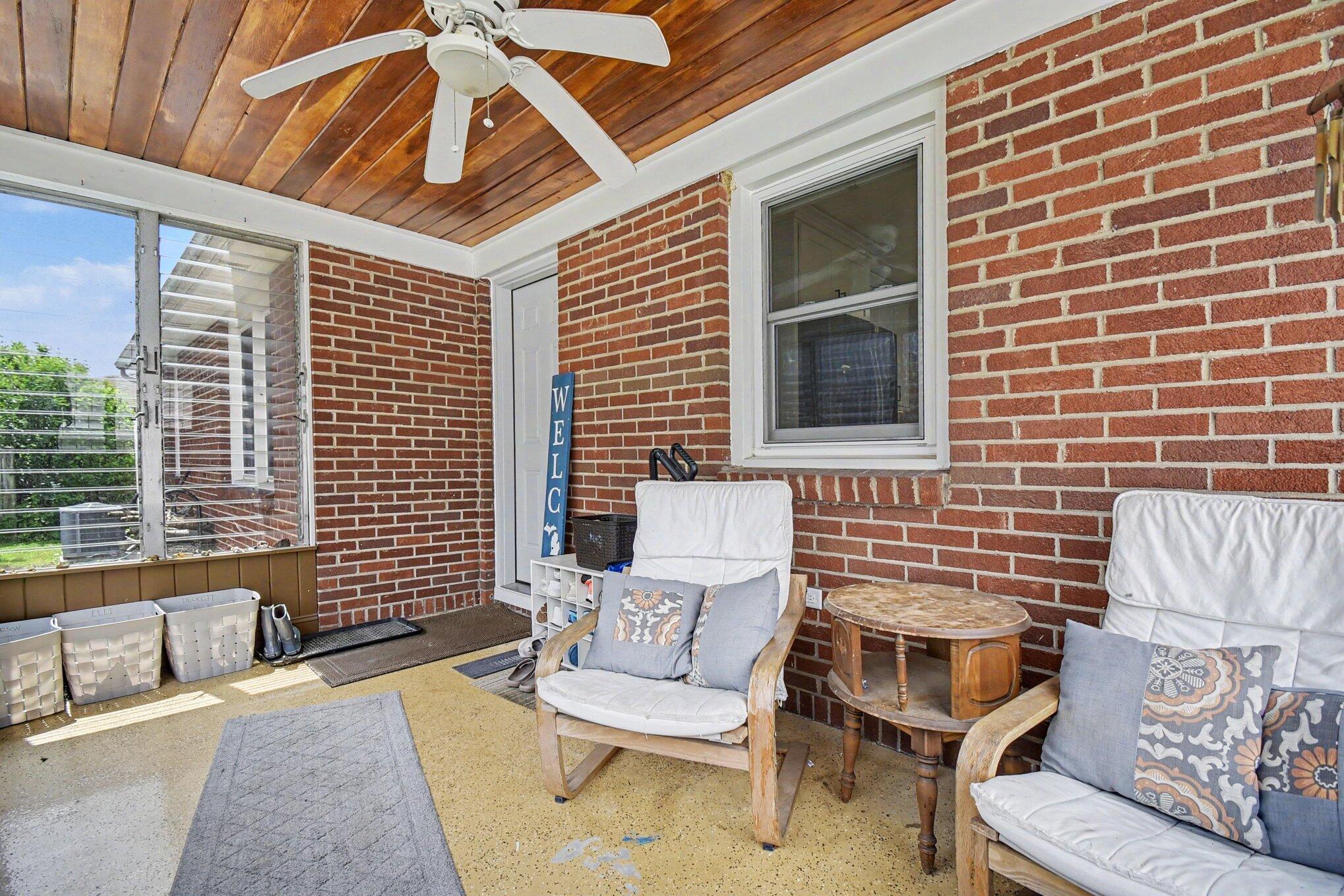 136 Westmont Drive NW Grand Rapids MI 49504