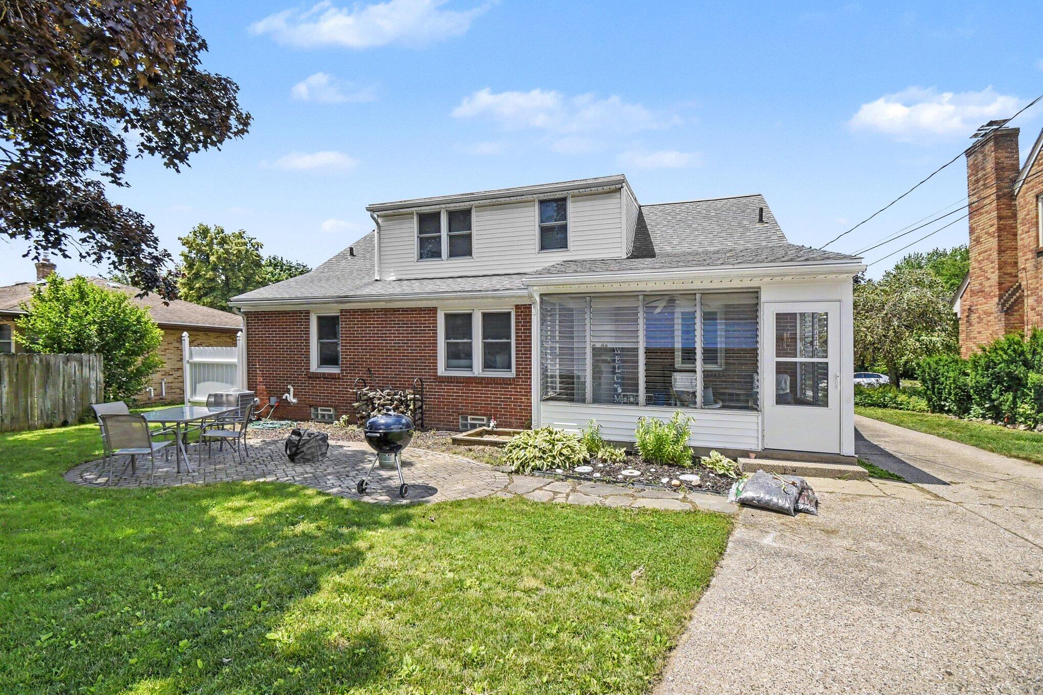 136 Westmont Drive NW Grand Rapids MI 49504