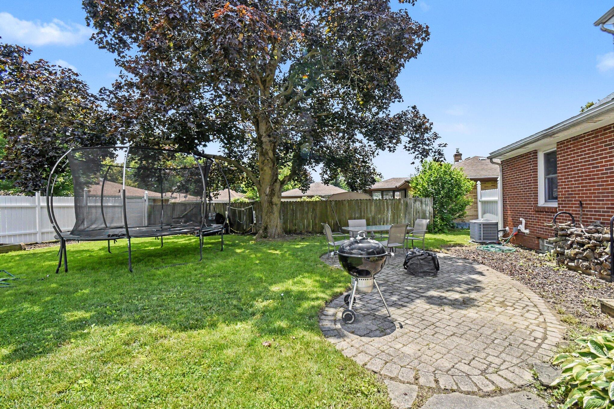 136 Westmont Drive NW Grand Rapids MI 49504