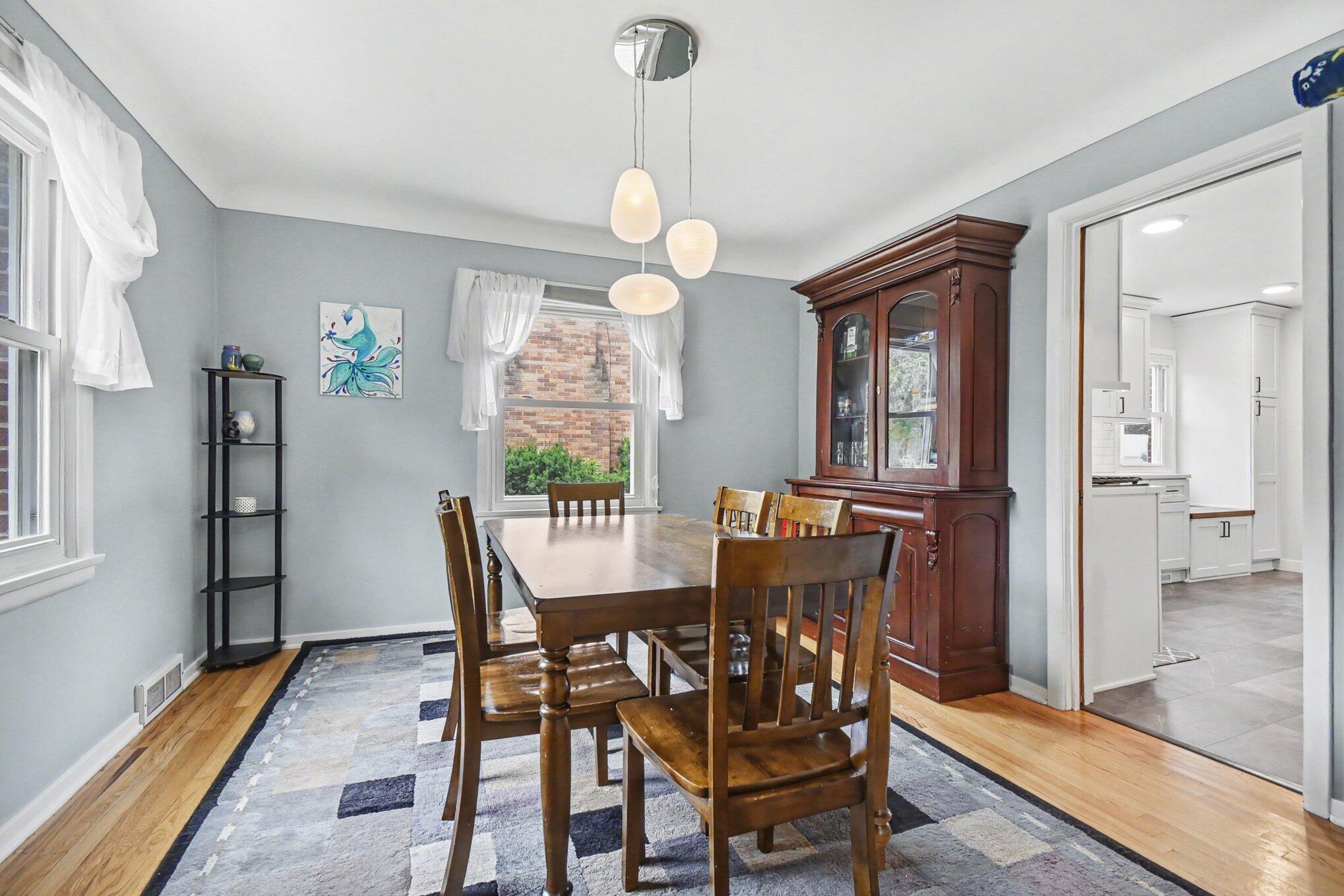 136 Westmont Drive NW Grand Rapids MI 49504