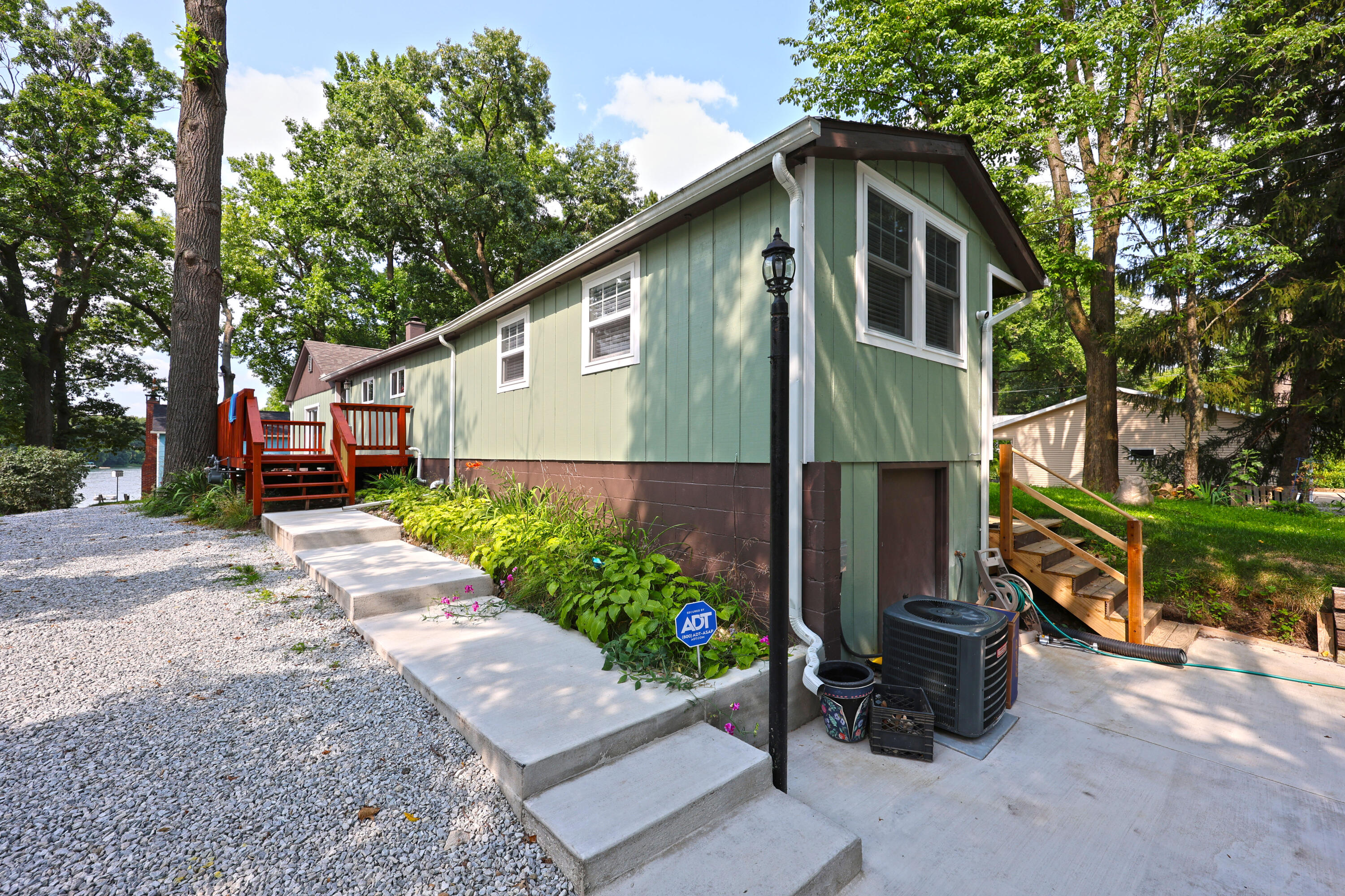 67050 95th Avenue Dowagiac MI 49047