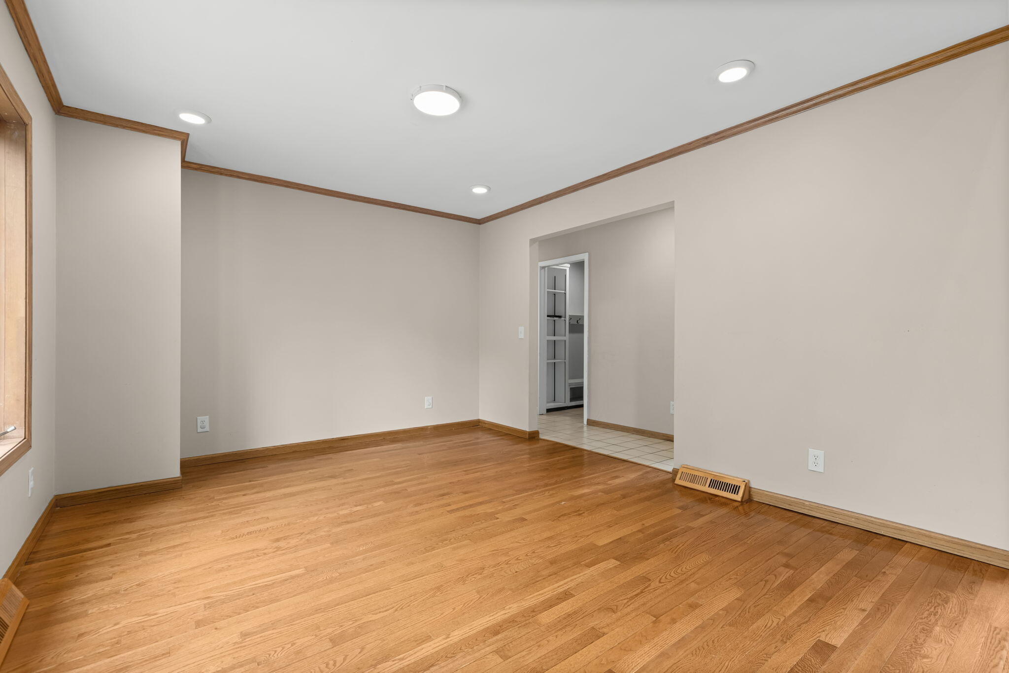 2630 Glencairin Drive NW Grand Rapids MI 49504