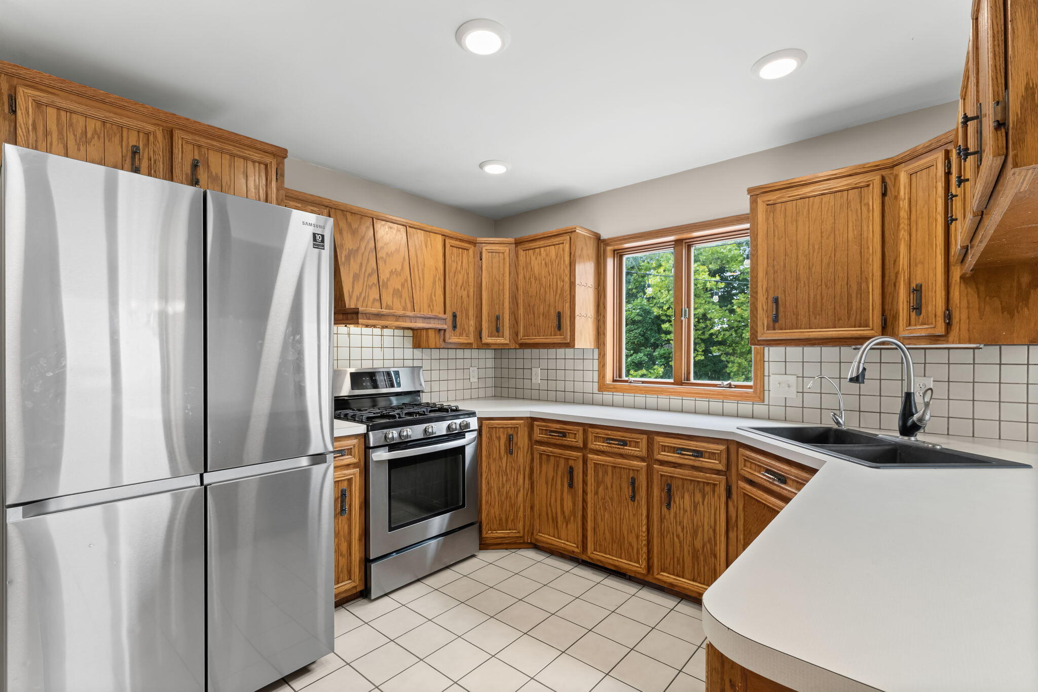 2630 Glencairin Drive NW Grand Rapids MI 49504