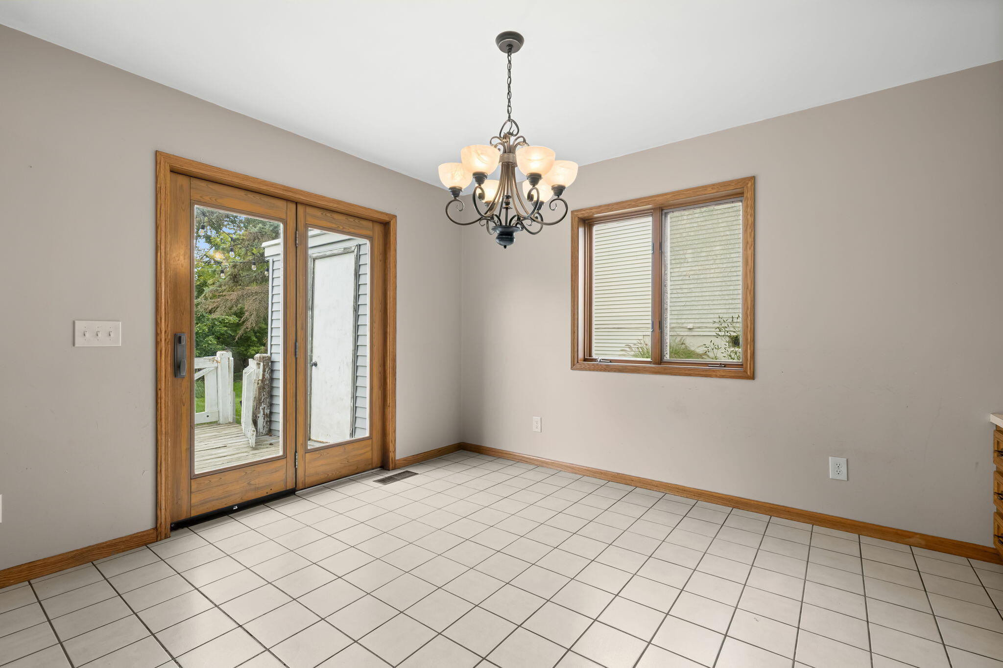 2630 Glencairin Drive NW Grand Rapids MI 49504