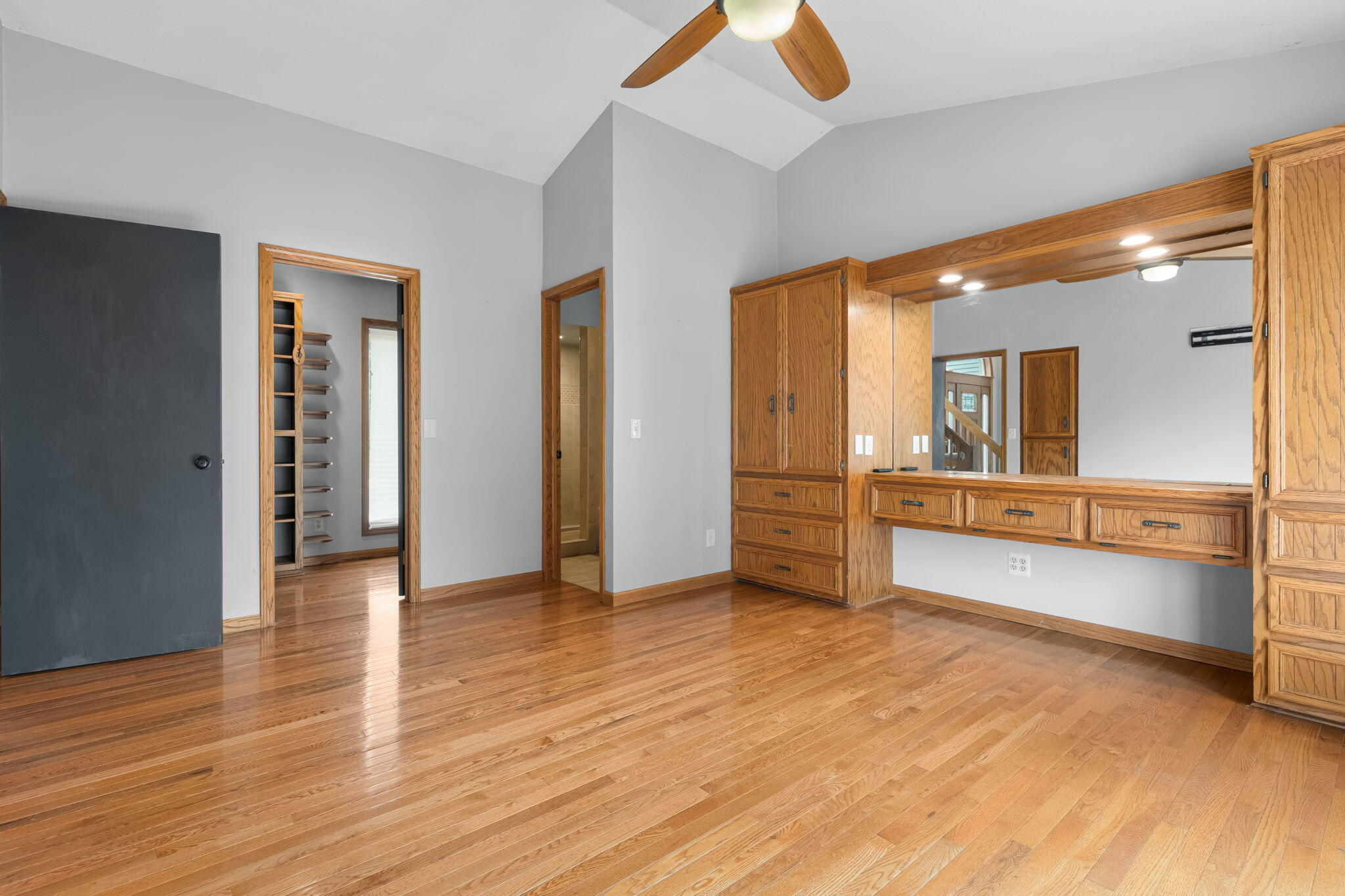 2630 Glencairin Drive NW Grand Rapids MI 49504
