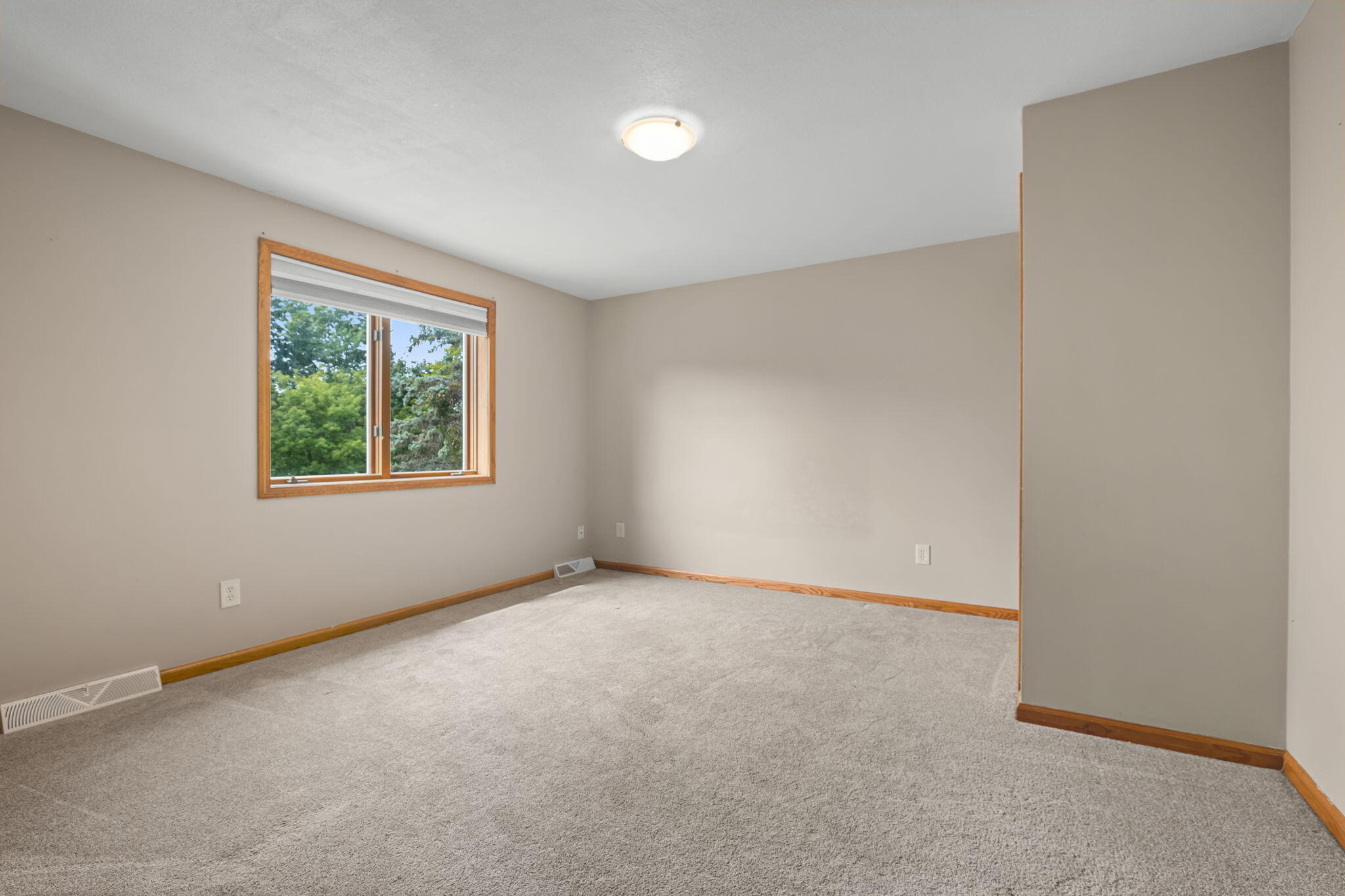 2630 Glencairin Drive NW Grand Rapids MI 49504