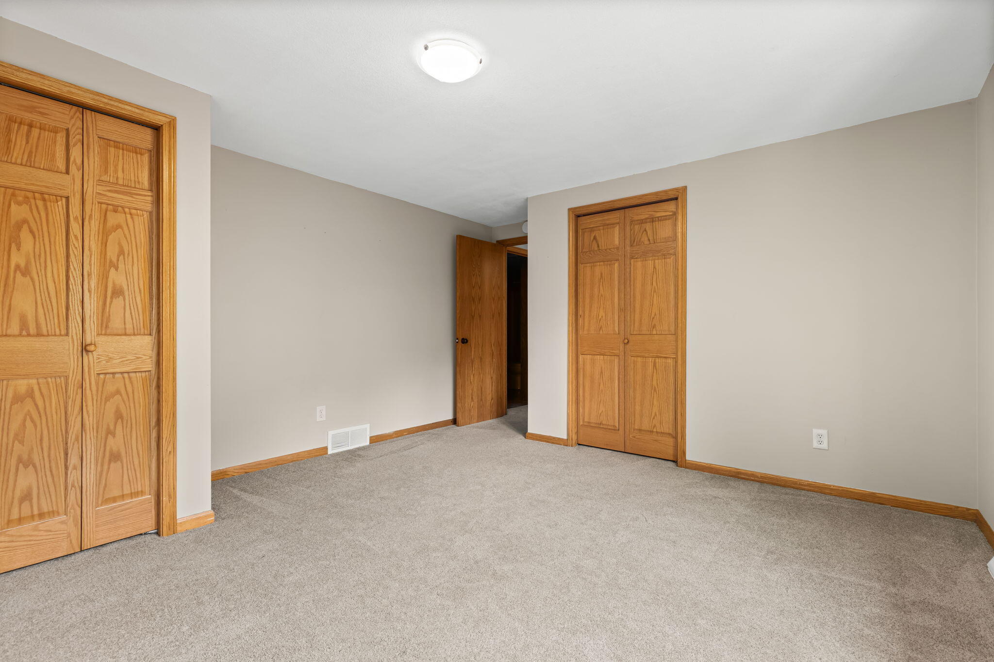 2630 Glencairin Drive NW Grand Rapids MI 49504