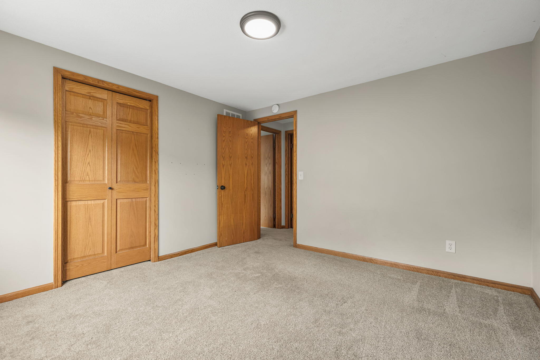 2630 Glencairin Drive NW Grand Rapids MI 49504