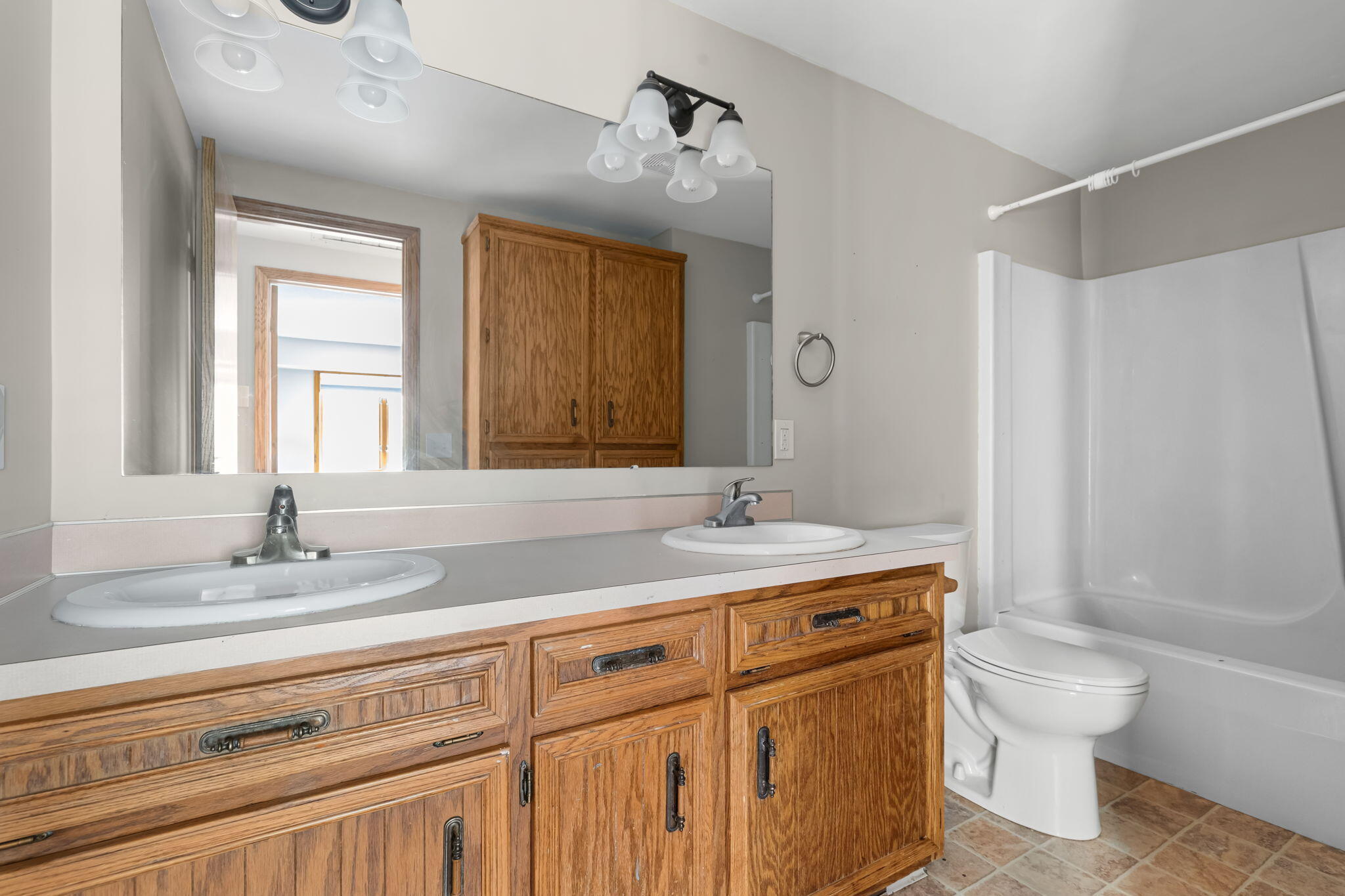 2630 Glencairin Drive NW Grand Rapids MI 49504