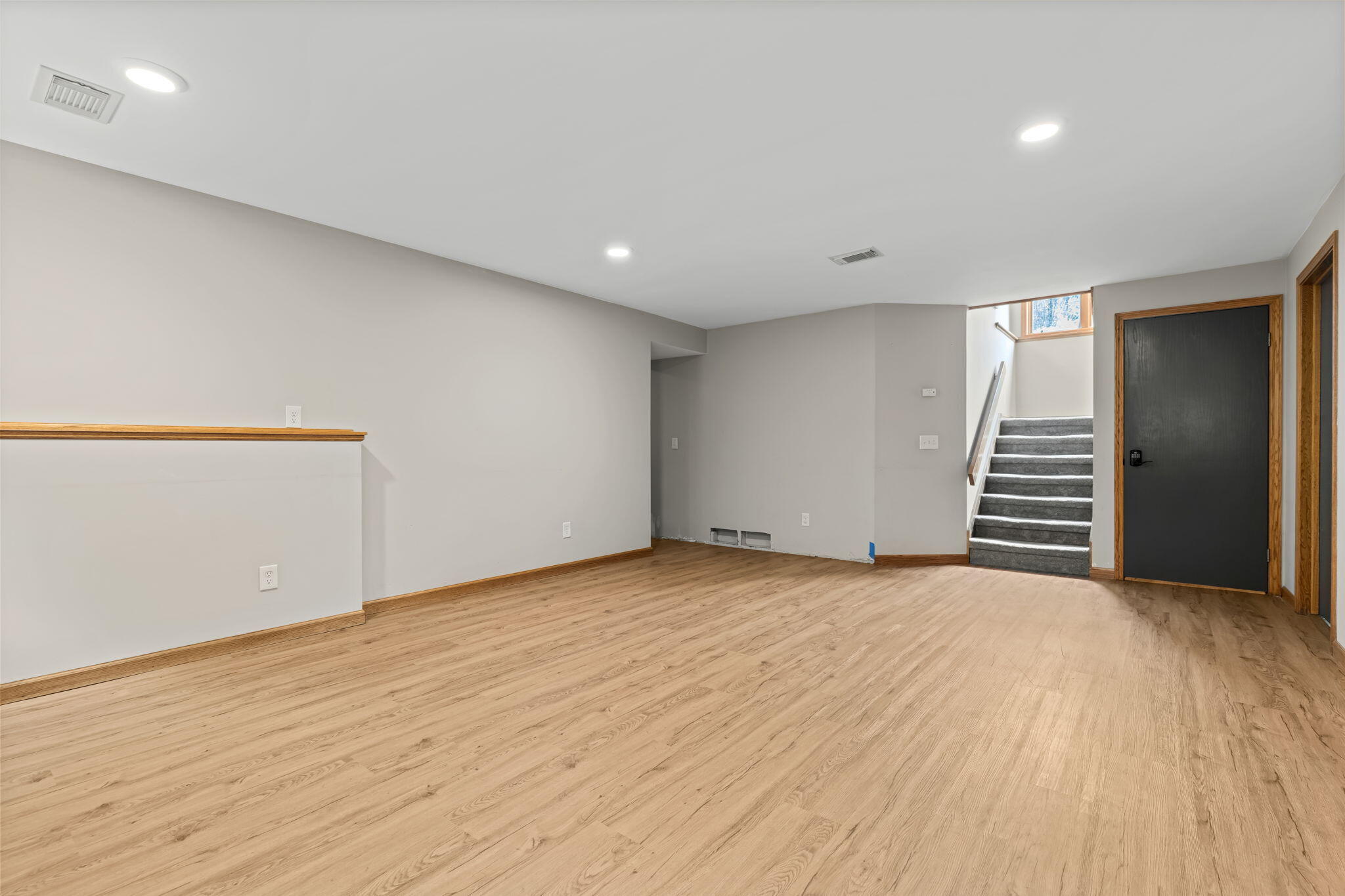 2630 Glencairin Drive NW Grand Rapids MI 49504