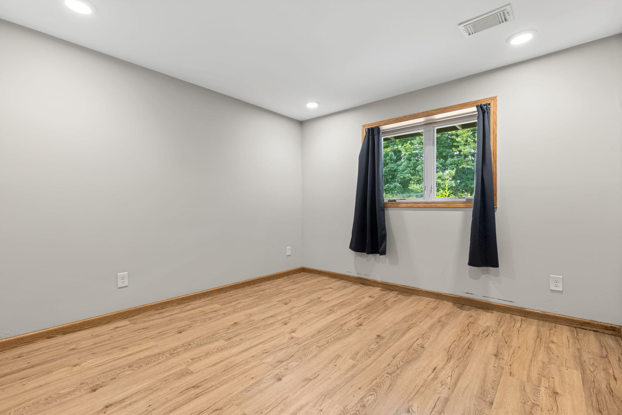 2630 Glencairin Drive NW Grand Rapids MI 49504