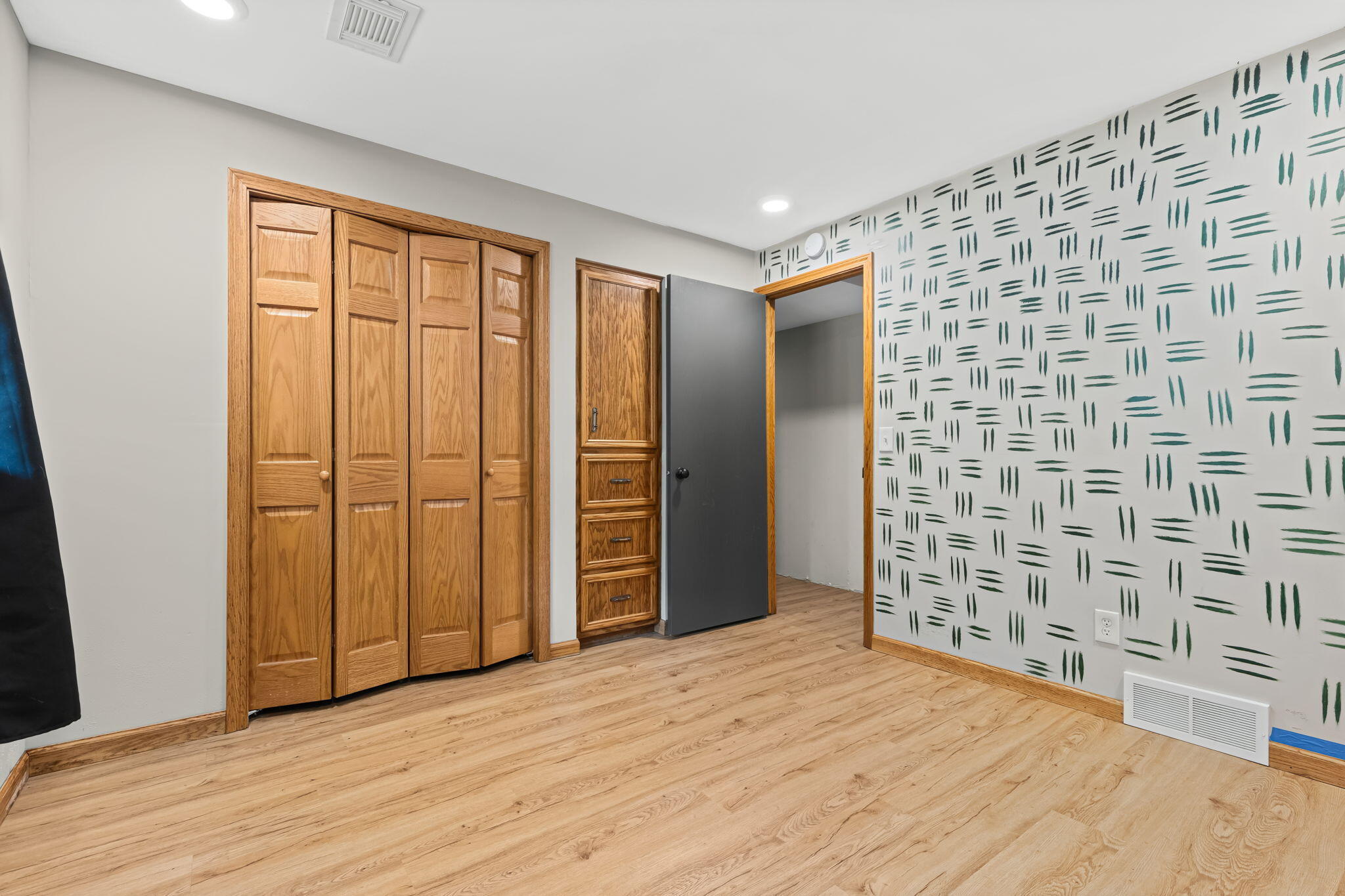 2630 Glencairin Drive NW Grand Rapids MI 49504