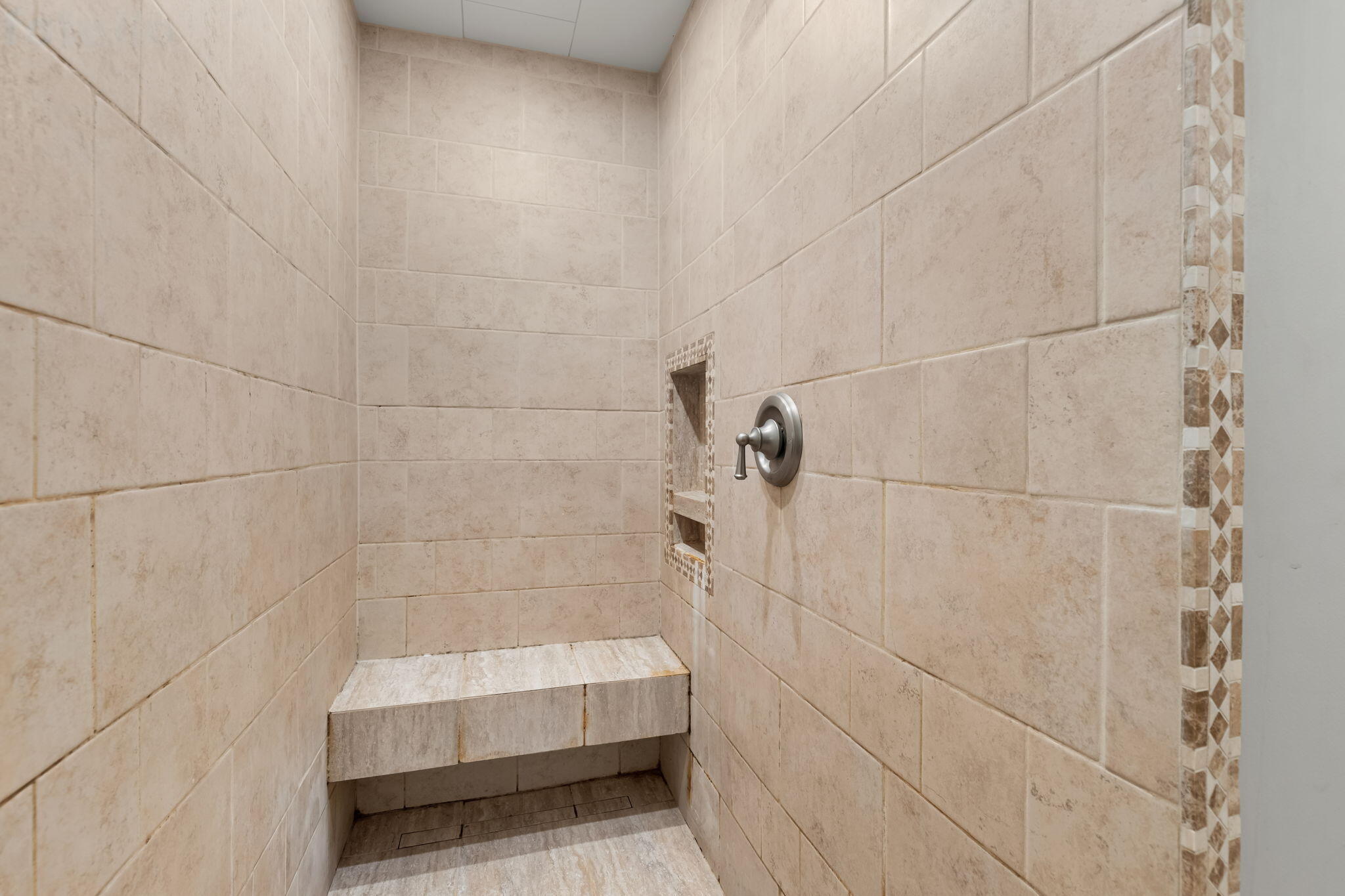 2630 Glencairin Drive NW Grand Rapids MI 49504