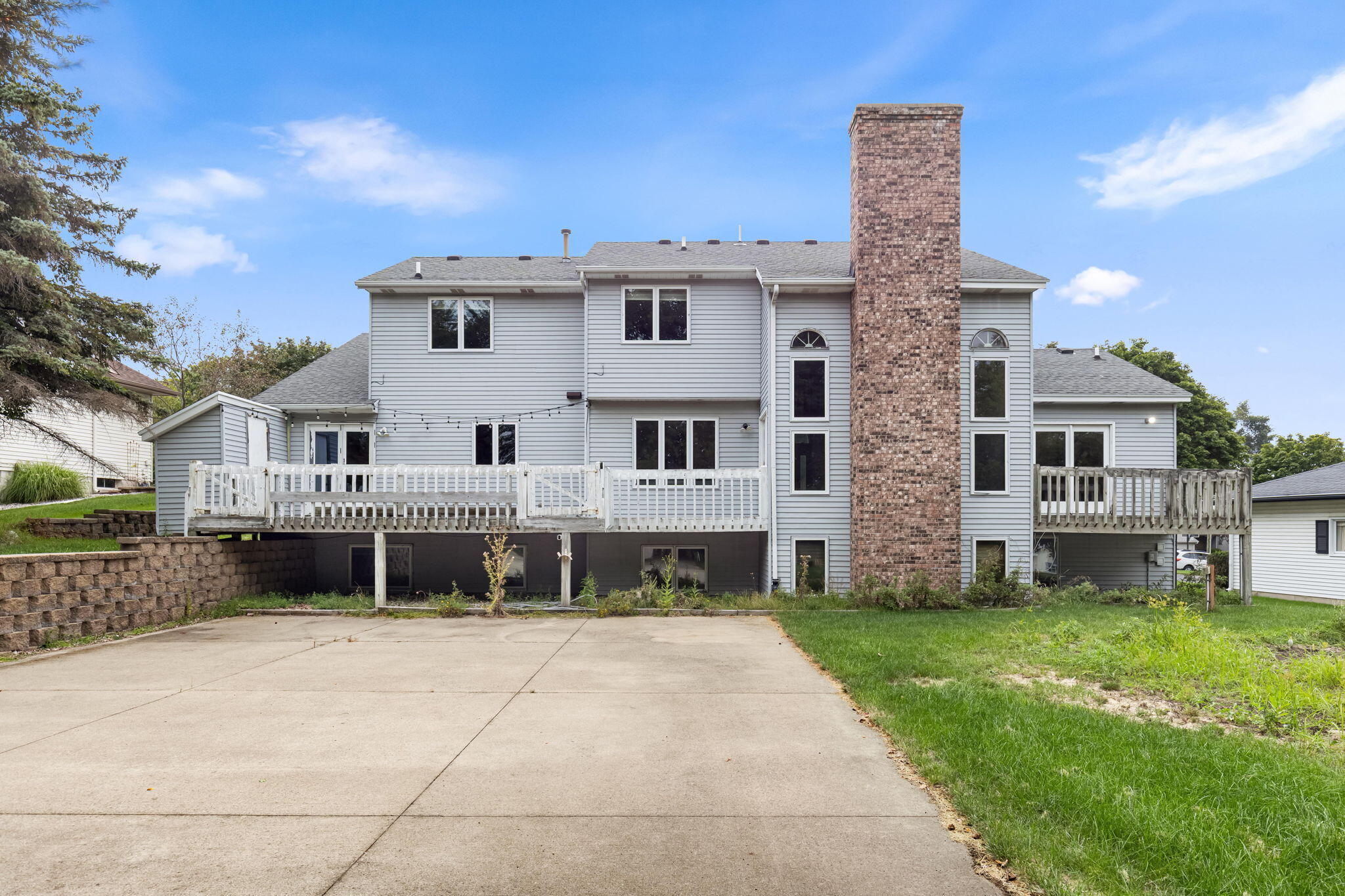 2630 Glencairin Drive NW Grand Rapids MI 49504