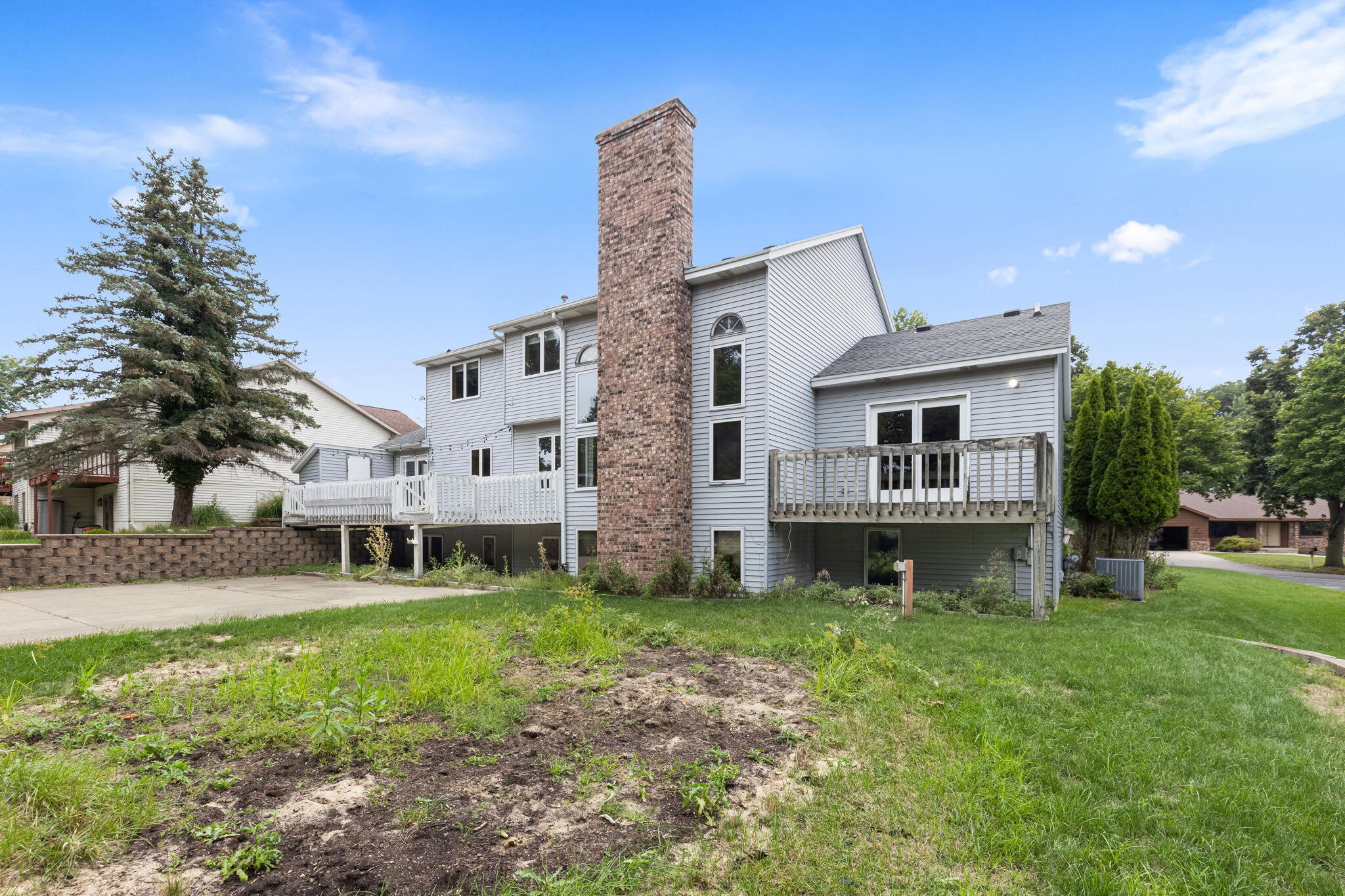 2630 Glencairin Drive NW Grand Rapids MI 49504