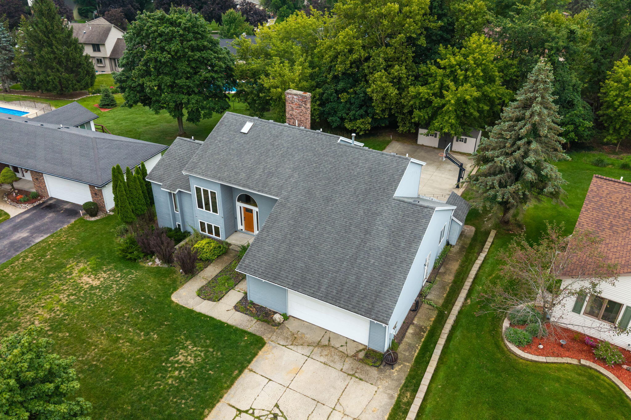 2630 Glencairin Drive NW Grand Rapids MI 49504