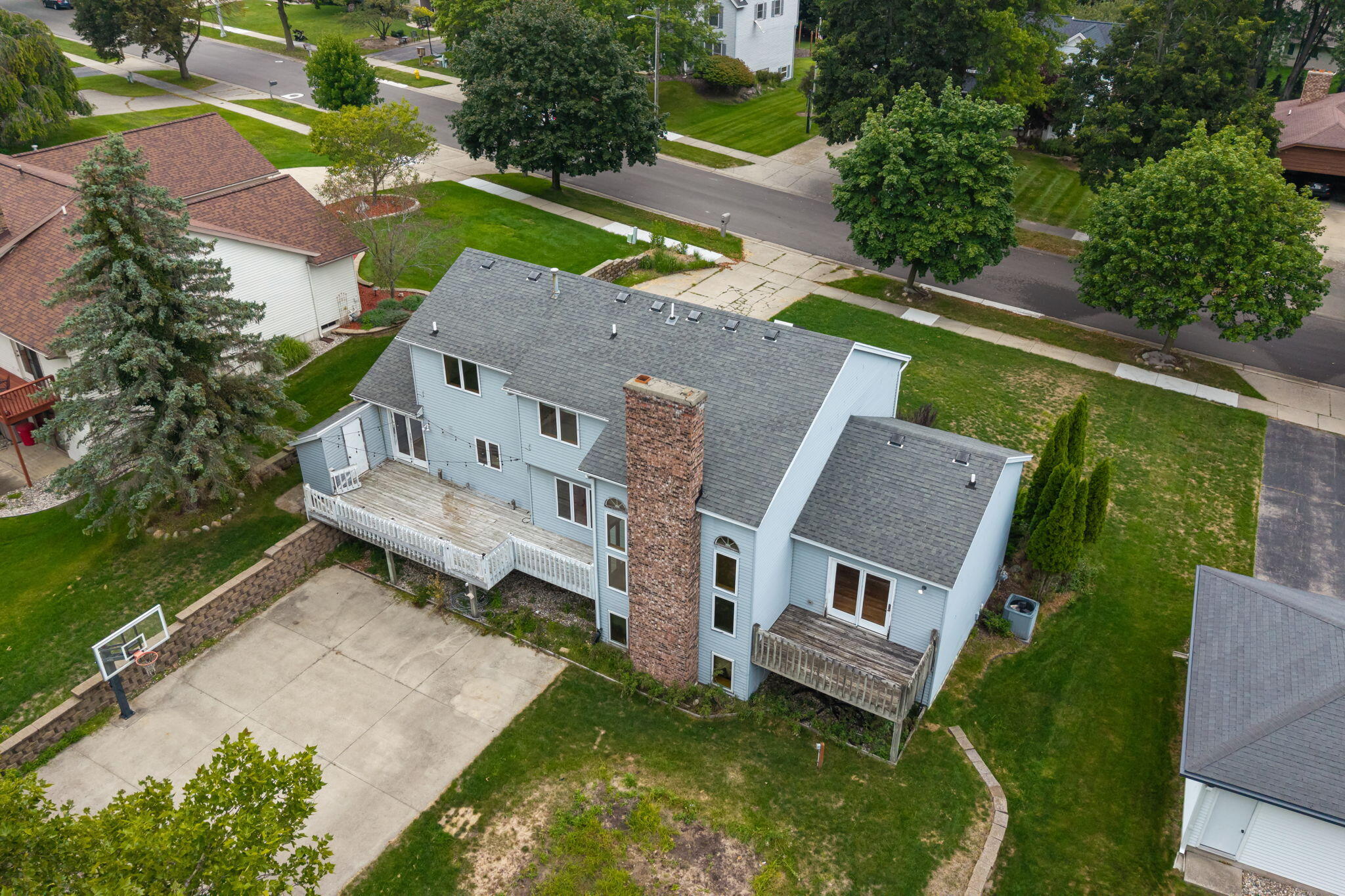 2630 Glencairin Drive NW Grand Rapids MI 49504