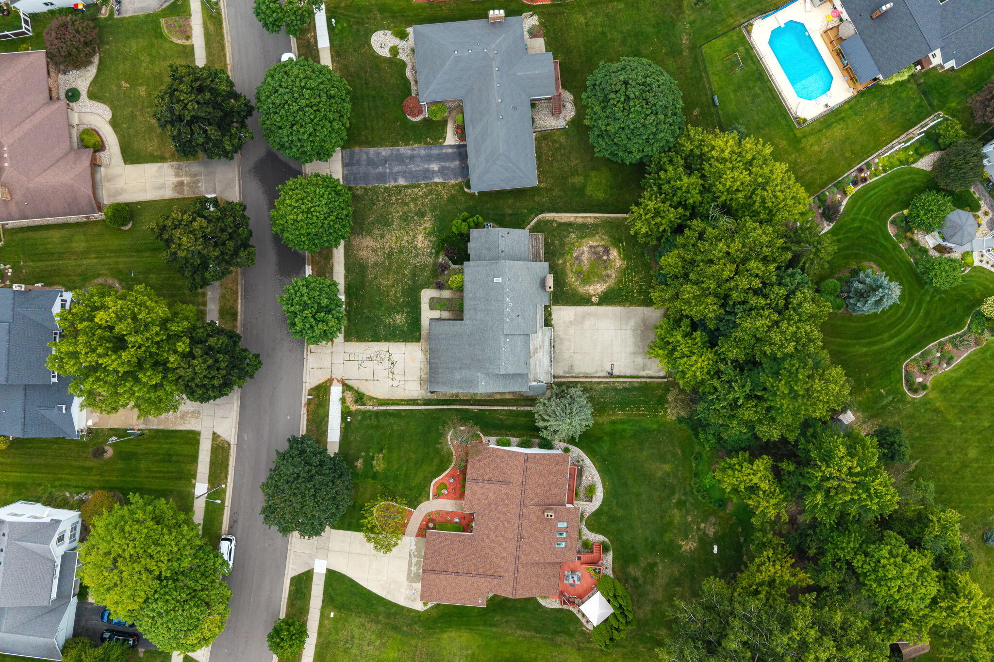 2630 Glencairin Drive NW Grand Rapids MI 49504