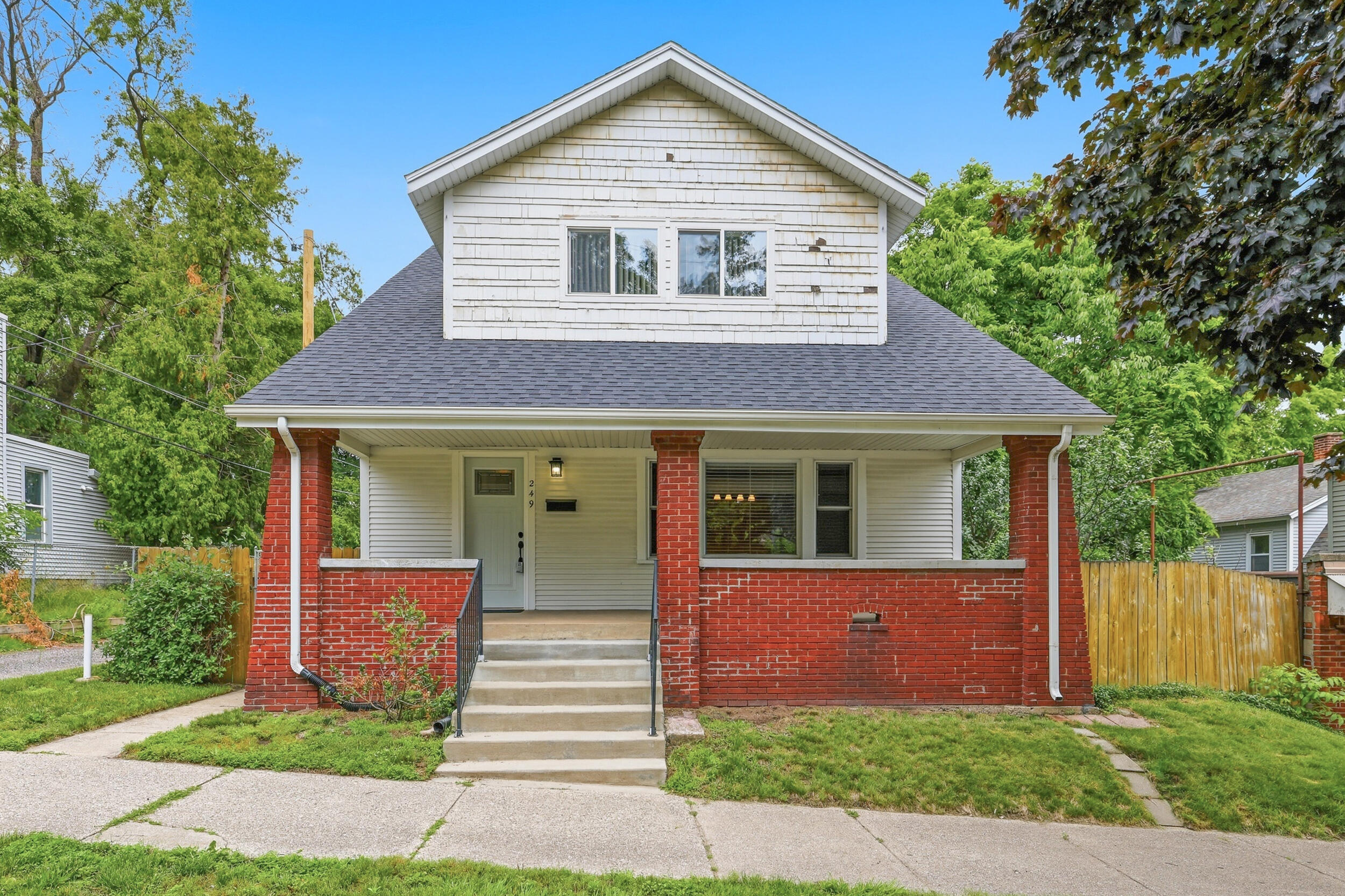 249 NE Fairbanks Street NE Grand Rapids MI 49503