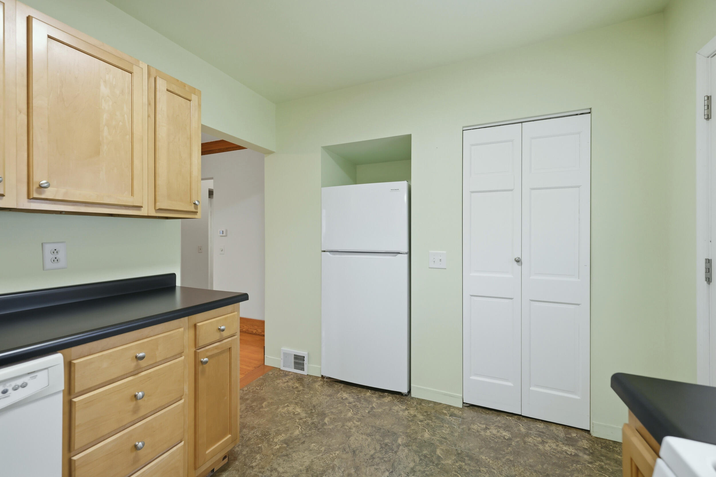 249 NE Fairbanks Street NE Grand Rapids MI 49503
