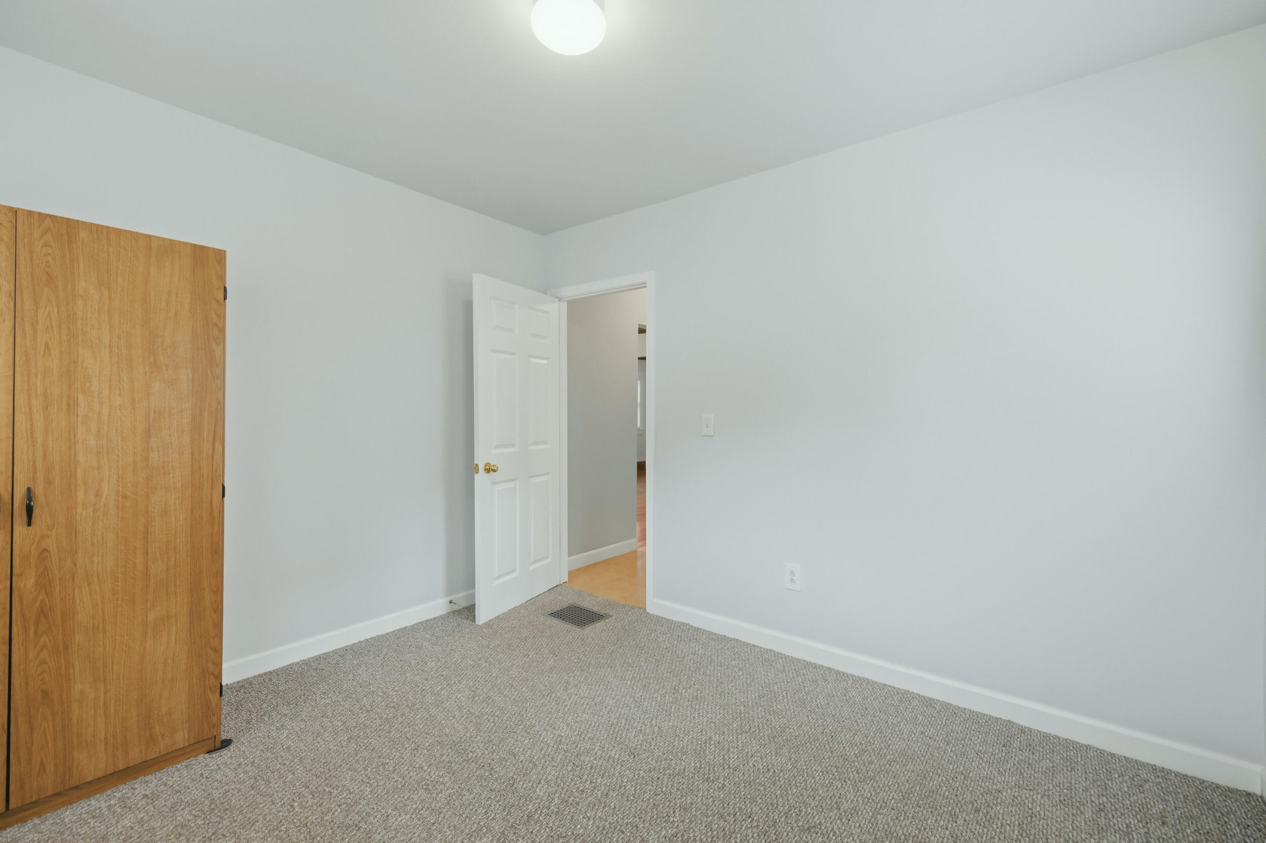 249 NE Fairbanks Street NE Grand Rapids MI 49503