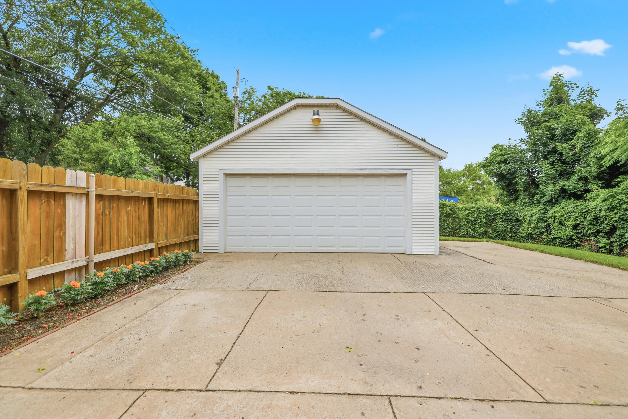 249 NE Fairbanks Street NE Grand Rapids MI 49503