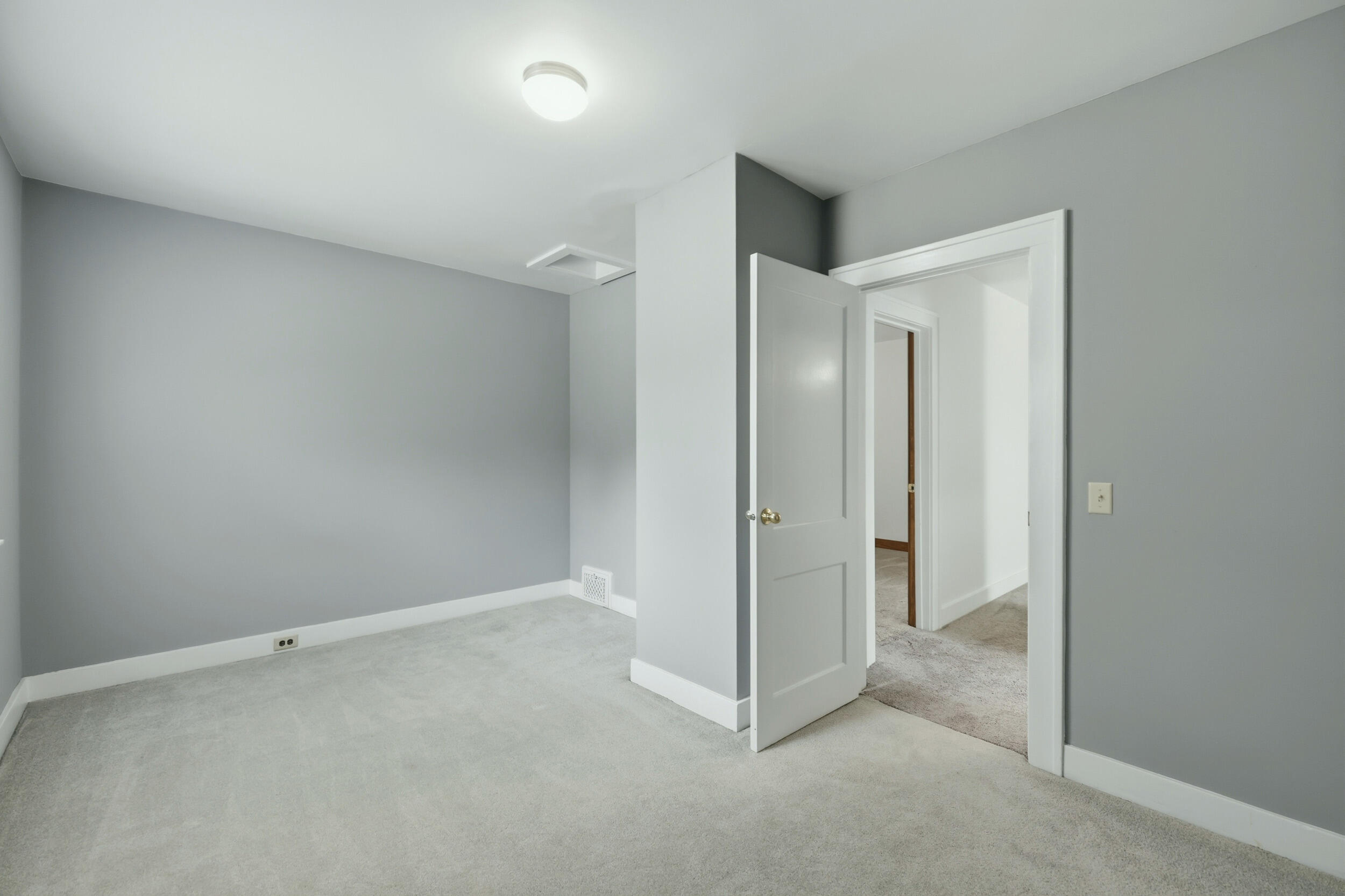 249 NE Fairbanks Street NE Grand Rapids MI 49503