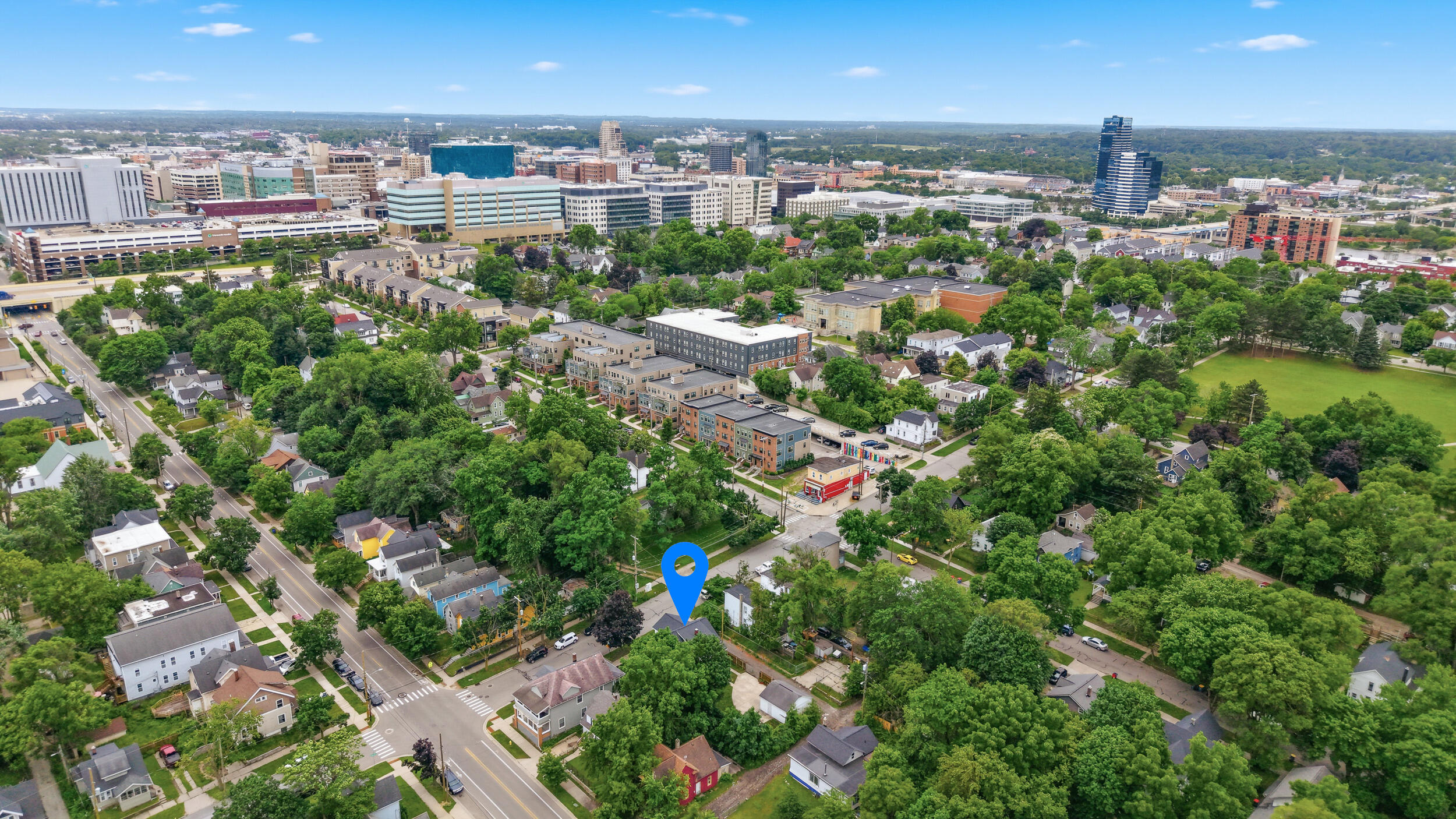 249 NE Fairbanks Street NE Grand Rapids MI 49503