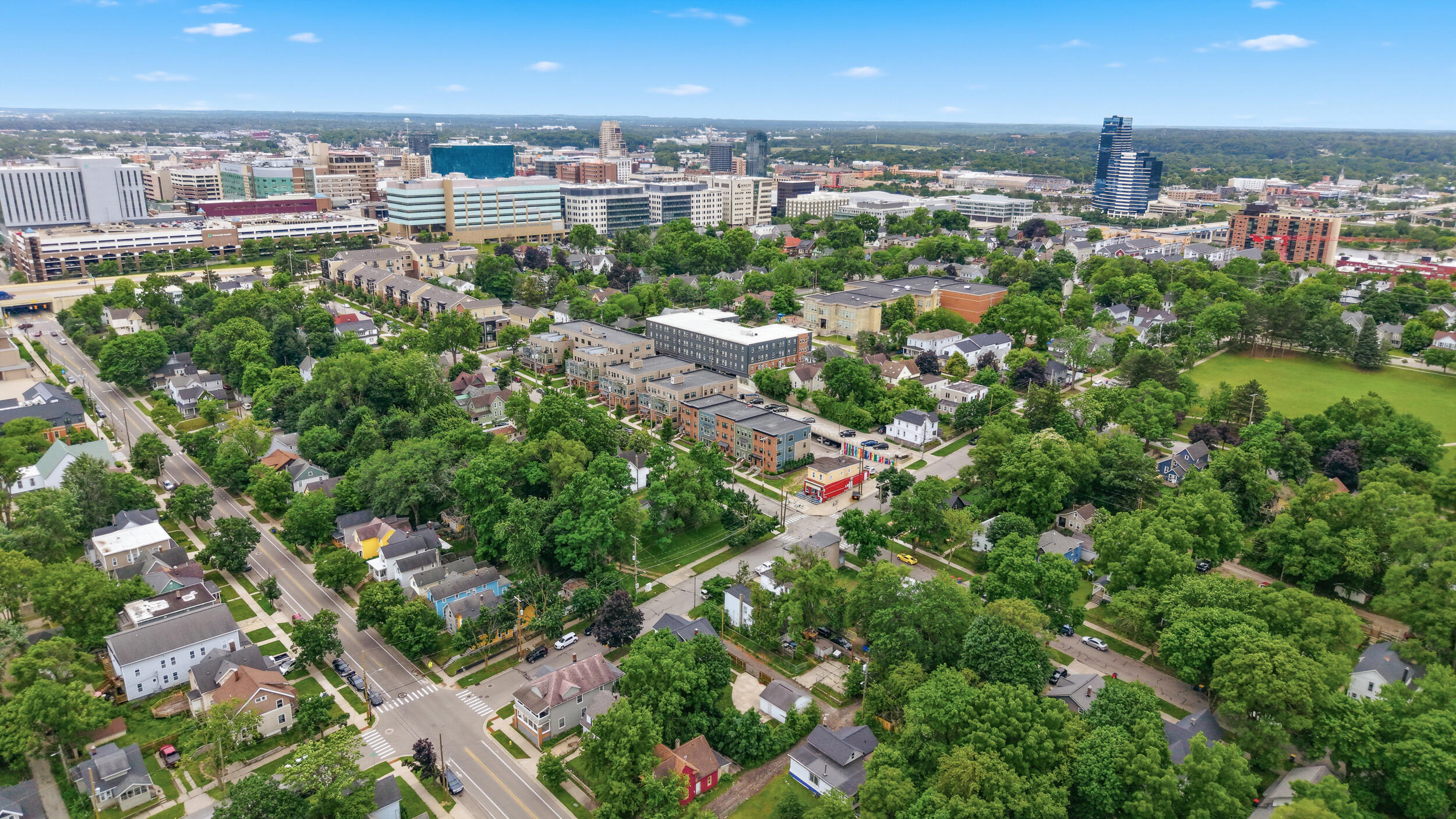 249 NE Fairbanks Street NE Grand Rapids MI 49503