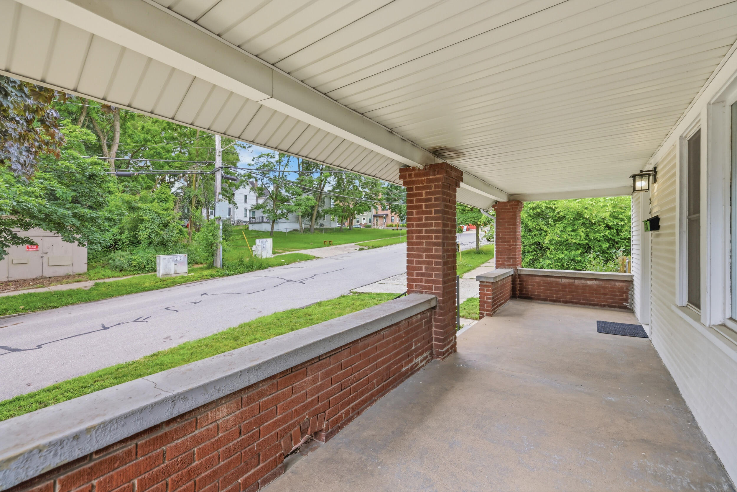 249 NE Fairbanks Street NE Grand Rapids MI 49503