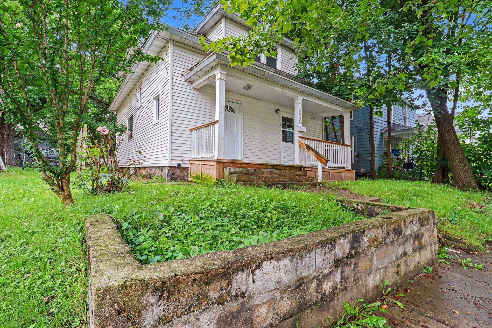 918 Dorchester Avenue SW Grand Rapids MI 49503
