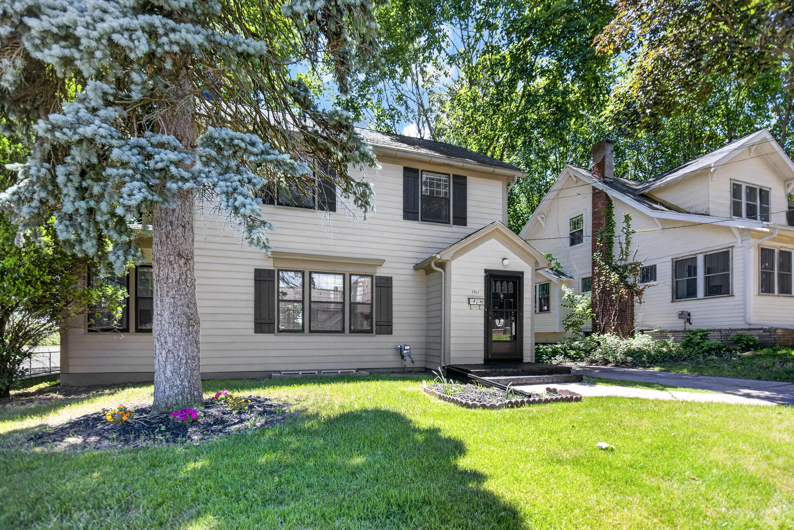 1927 Whites Road Kalamazoo MI 49008