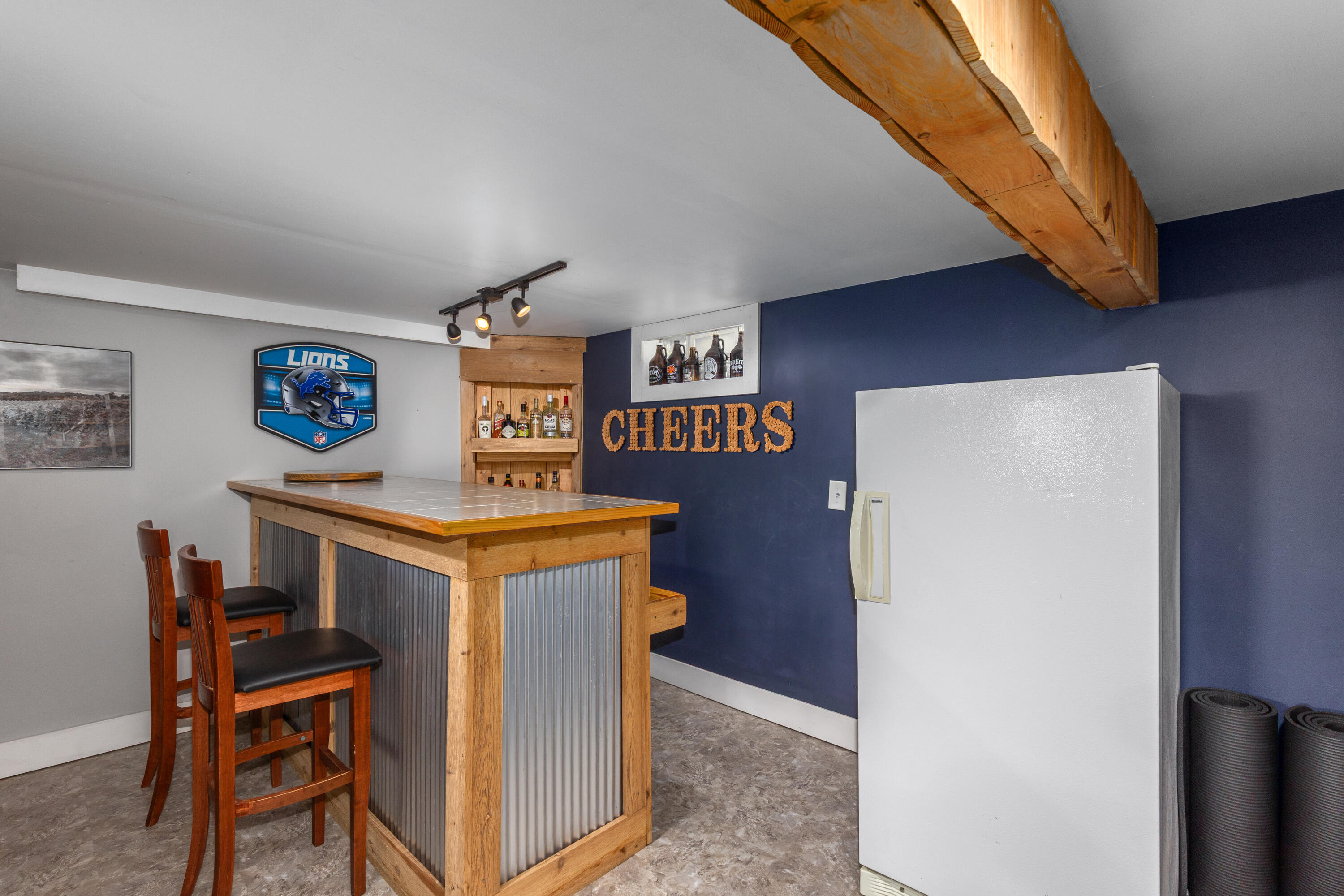 1001 Coventry Drive NW Grand Rapids MI 49544