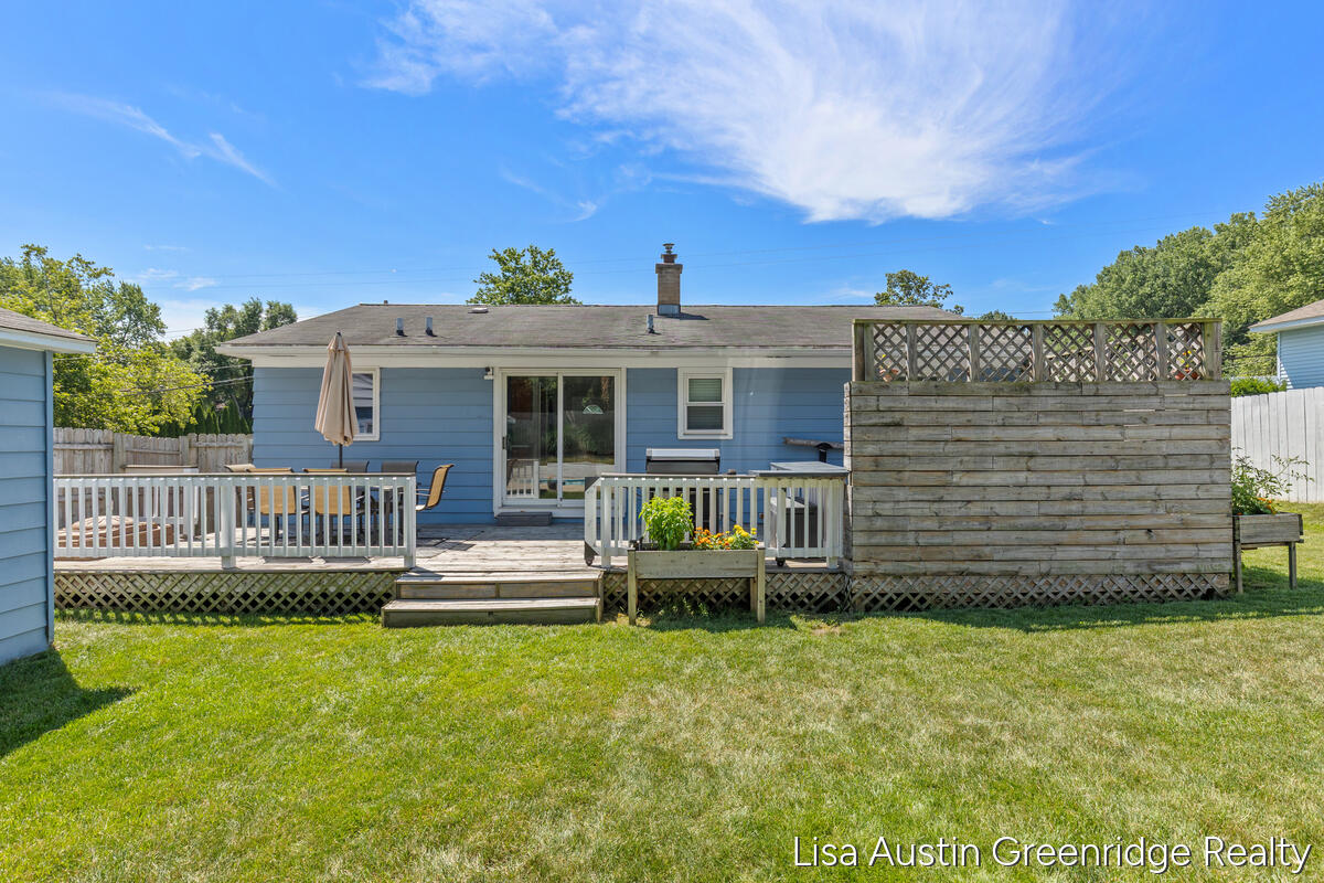 1001 Coventry Drive NW Grand Rapids MI 49544