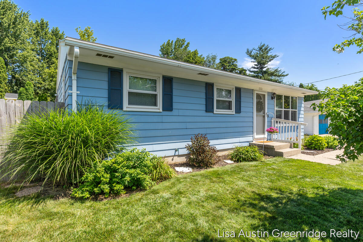 1001 Coventry Drive NW Grand Rapids MI 49544
