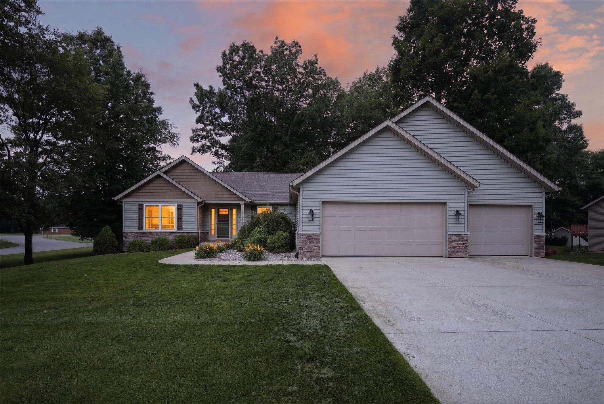 69914 Roy Drive Edwardsburg MI 49112