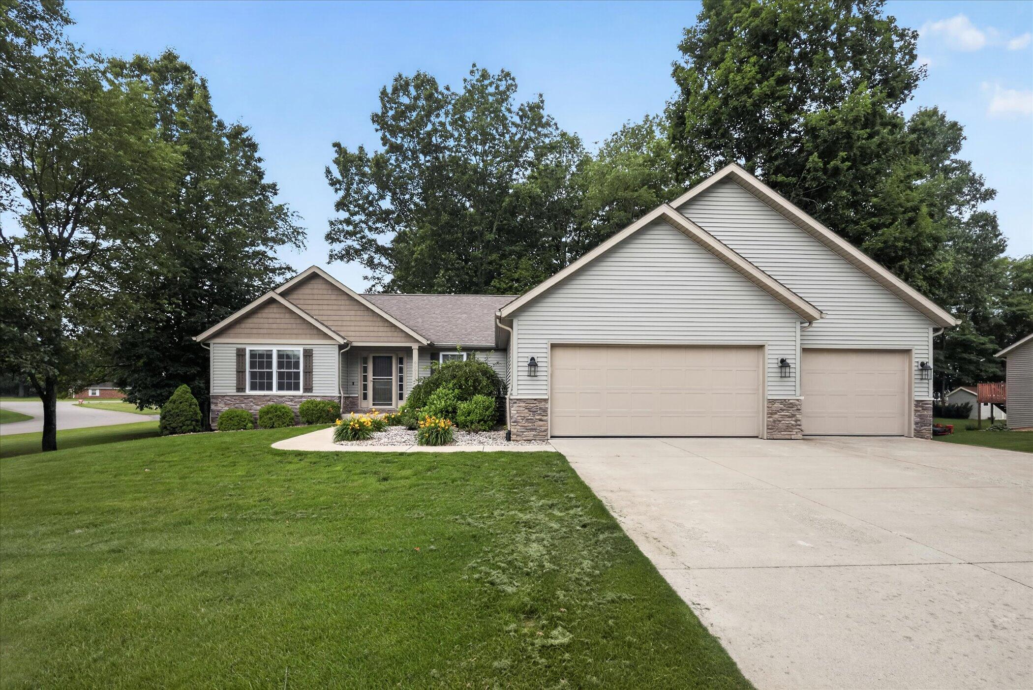 69914 Roy Drive Edwardsburg MI 49112