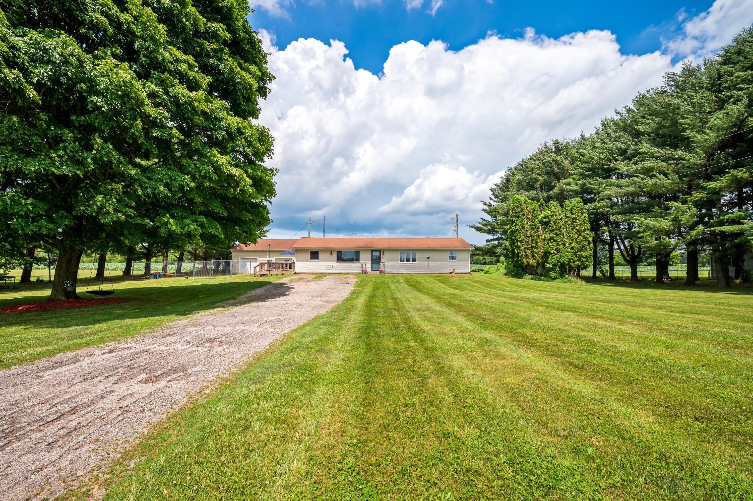 28644 Elm Street Dowagiac MI 49047