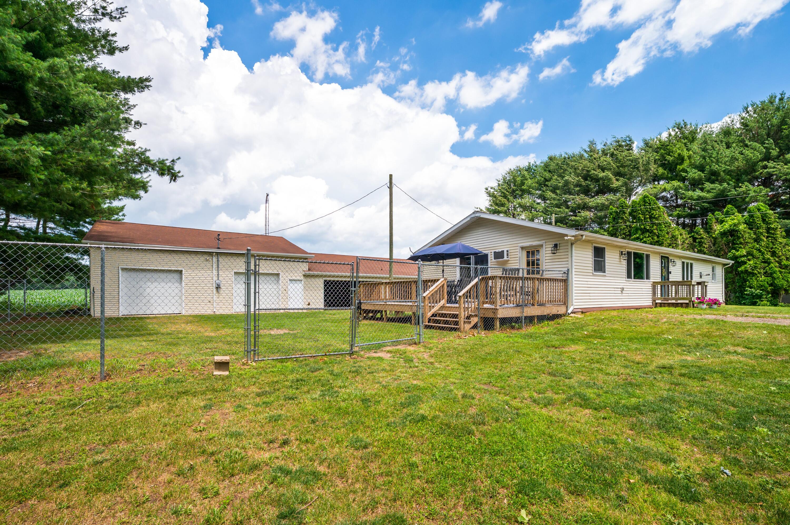 28644 Elm Street Dowagiac MI 49047
