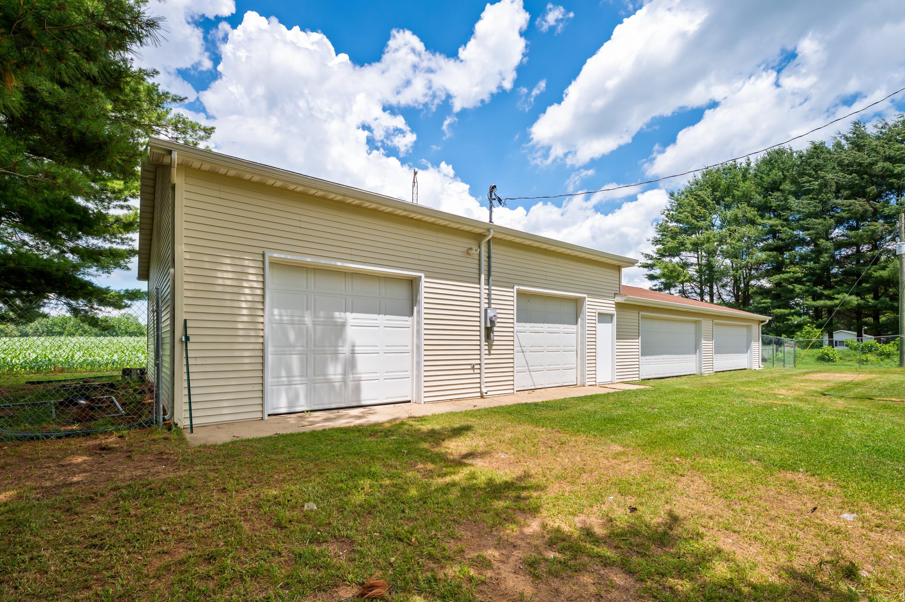 28644 Elm Street Dowagiac MI 49047
