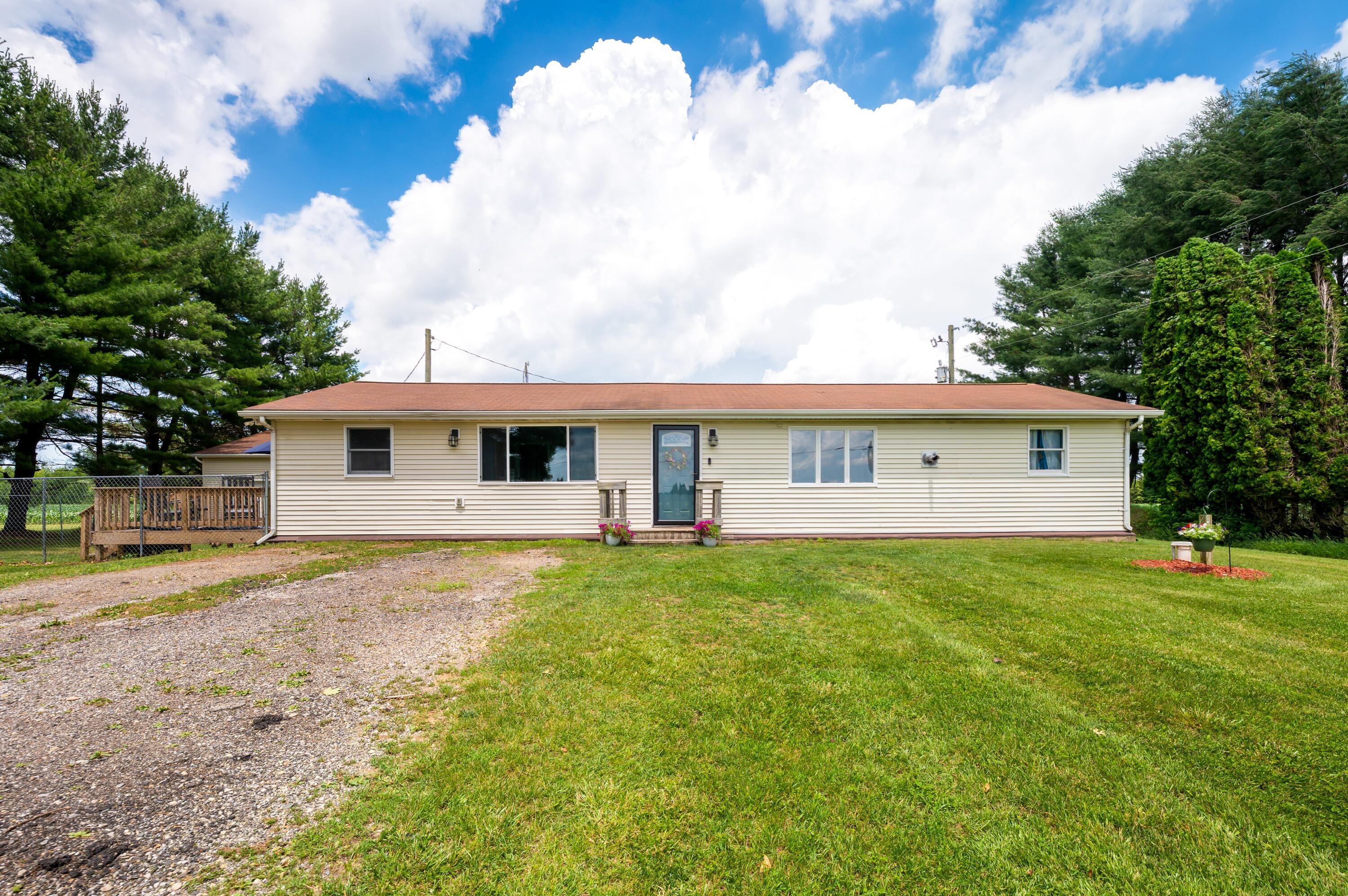 28644 Elm Street Dowagiac MI 49047