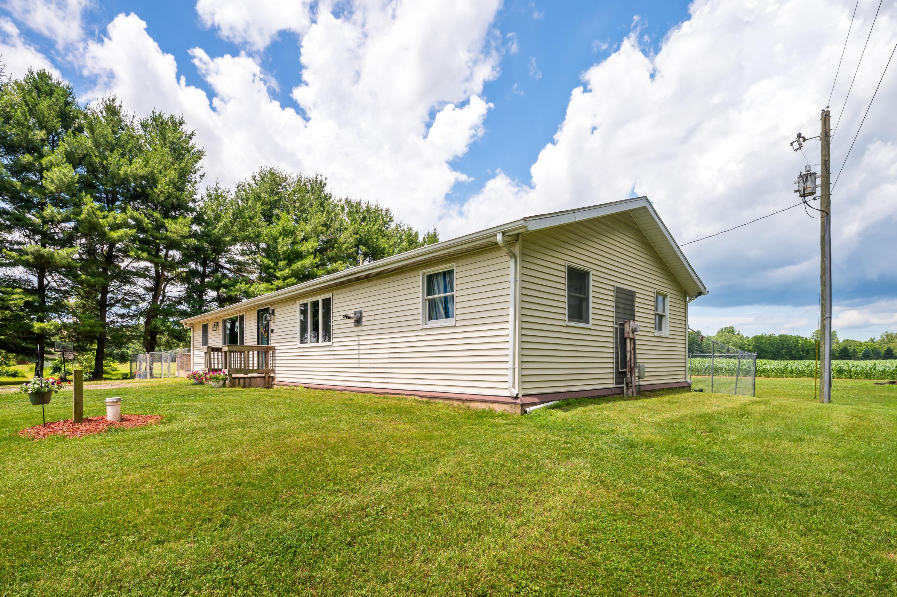 28644 Elm Street Dowagiac MI 49047