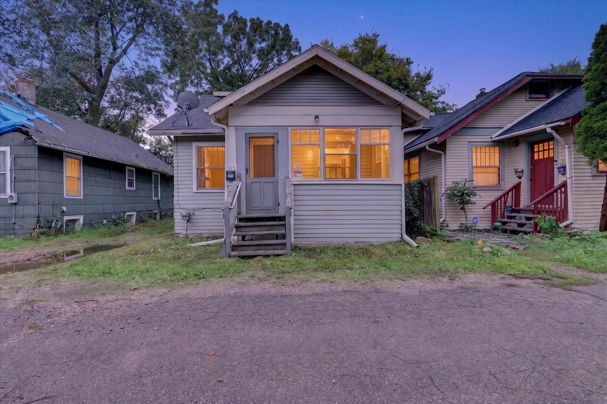 813 Hoffman Court Kalamazoo MI 49007