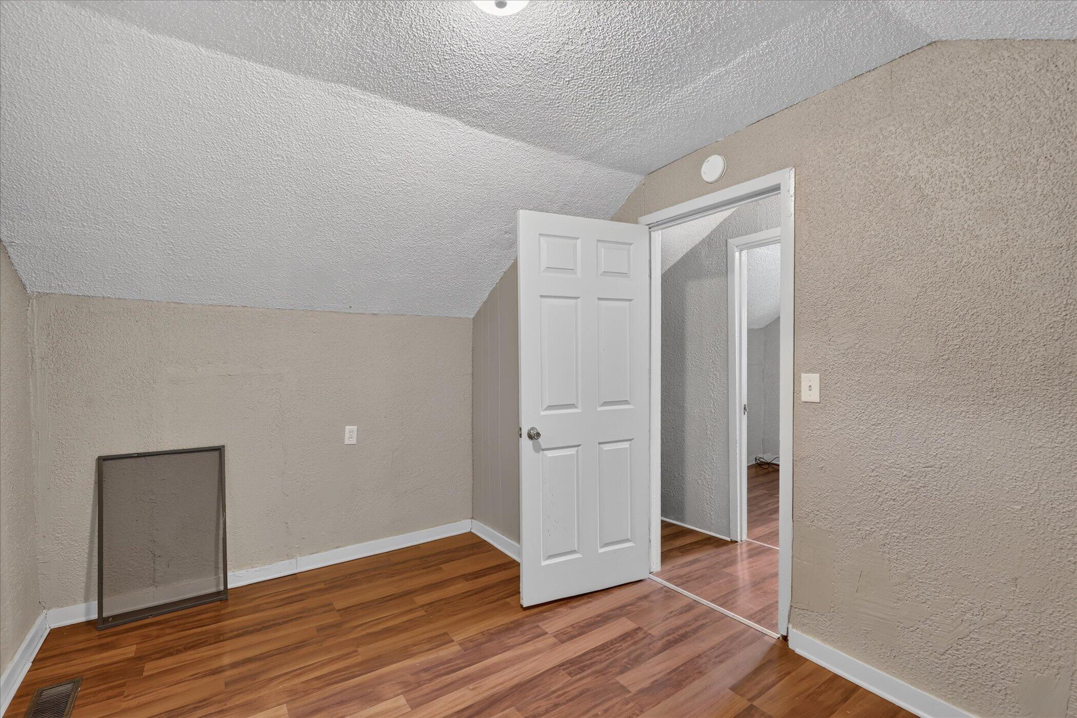 813 Hoffman Court Kalamazoo MI 49007