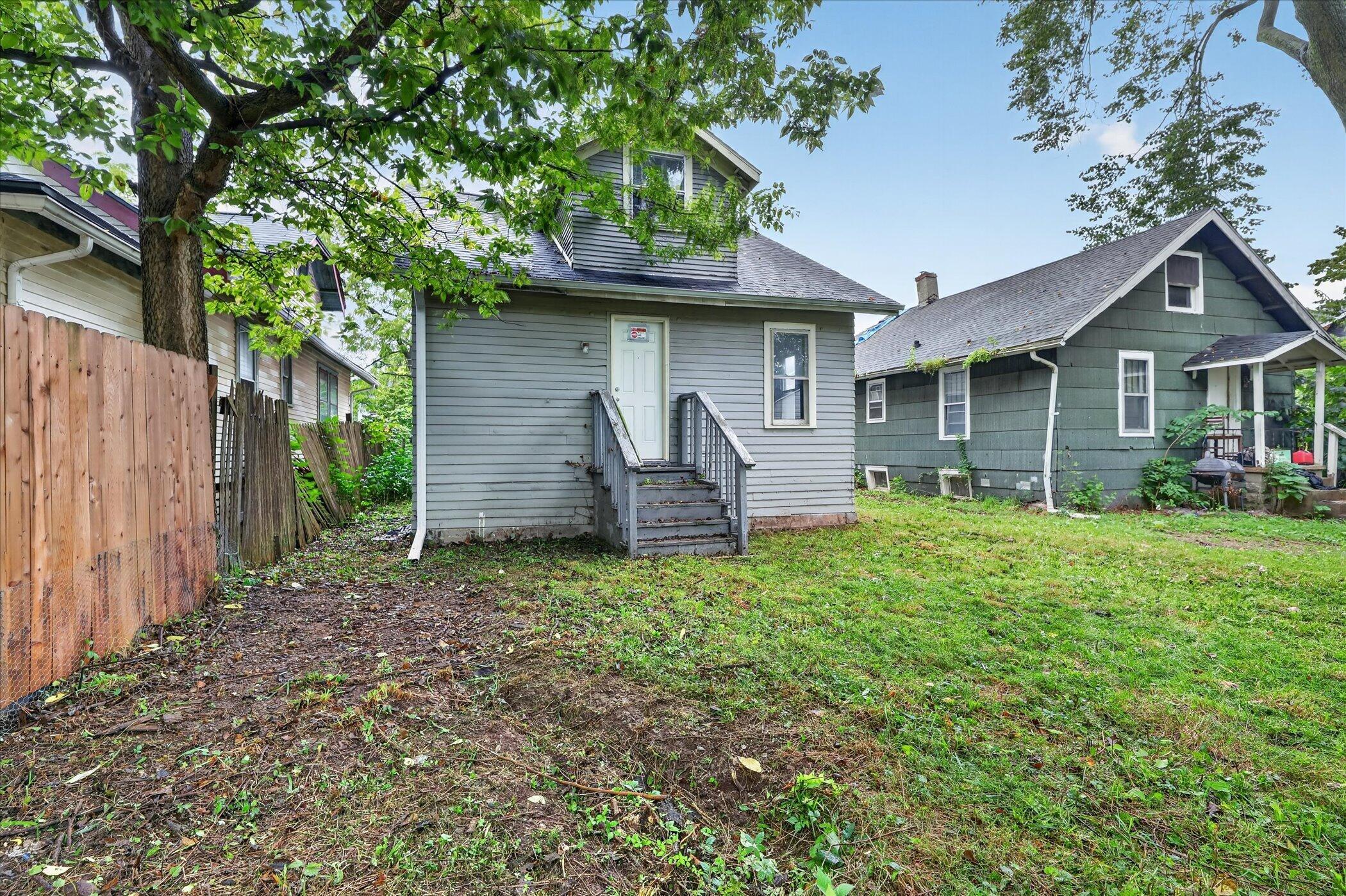 813 Hoffman Court Kalamazoo MI 49007