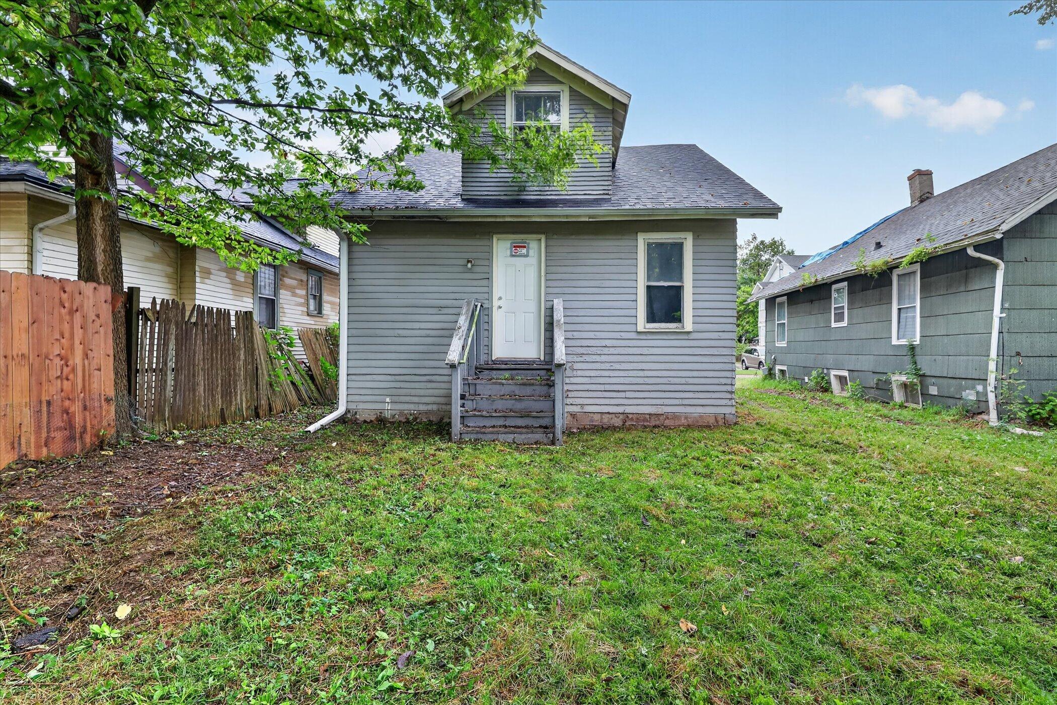 813 Hoffman Court Kalamazoo MI 49007