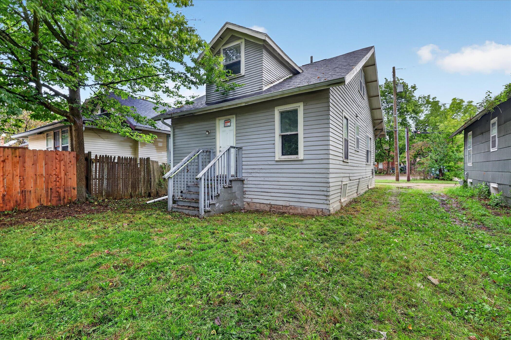813 Hoffman Court Kalamazoo MI 49007