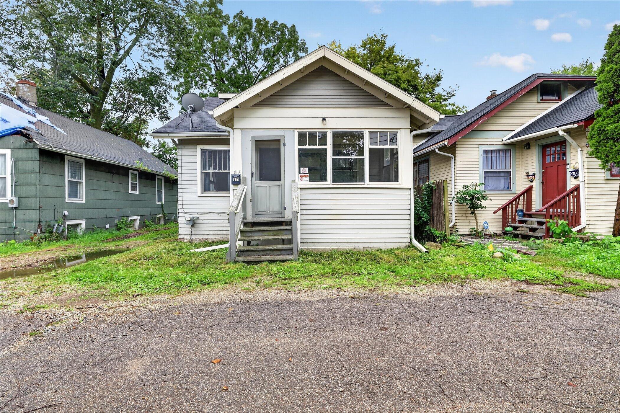 813 Hoffman Court Kalamazoo MI 49007